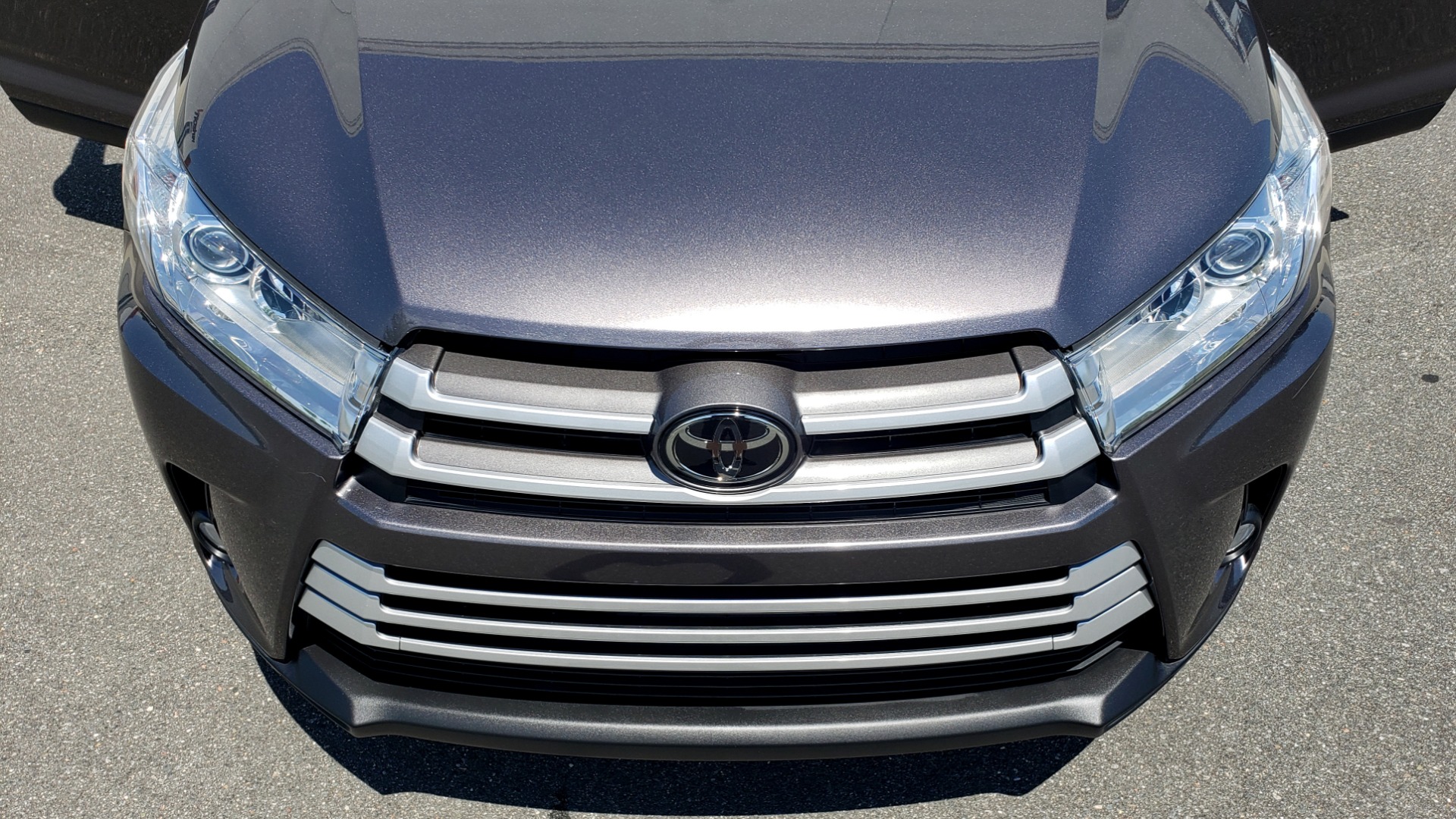 Used 2019 Toyota HIGHLANDER XLE / 3.5L V6 / AWD / LEATHER / 8-SPD AUTO / 1-OWNER for sale Sold at Formula Imports in Charlotte NC 28227 23