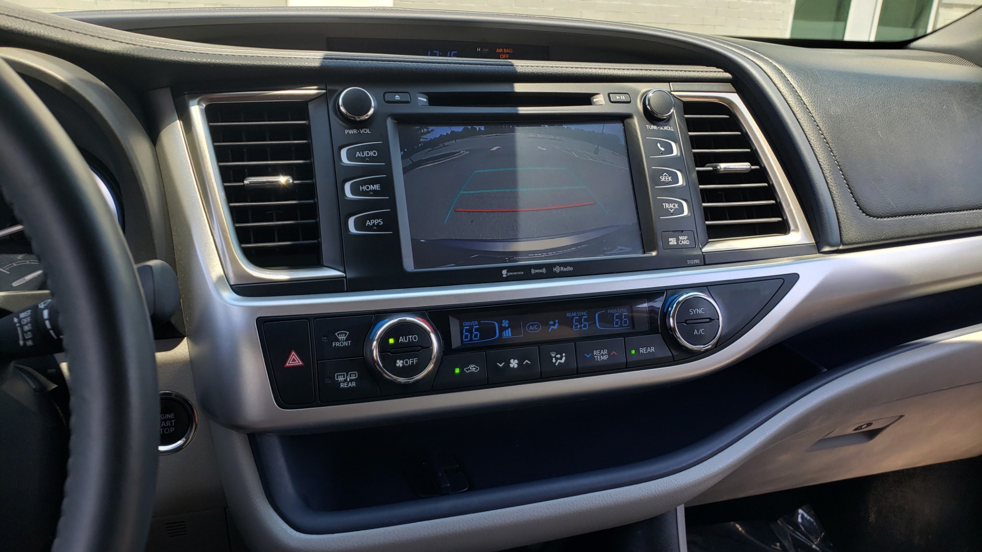 Used 2019 Toyota HIGHLANDER XLE / 3.5L V6 / AWD / LEATHER / 8-SPD AUTO / 1-OWNER for sale Sold at Formula Imports in Charlotte NC 28227 47