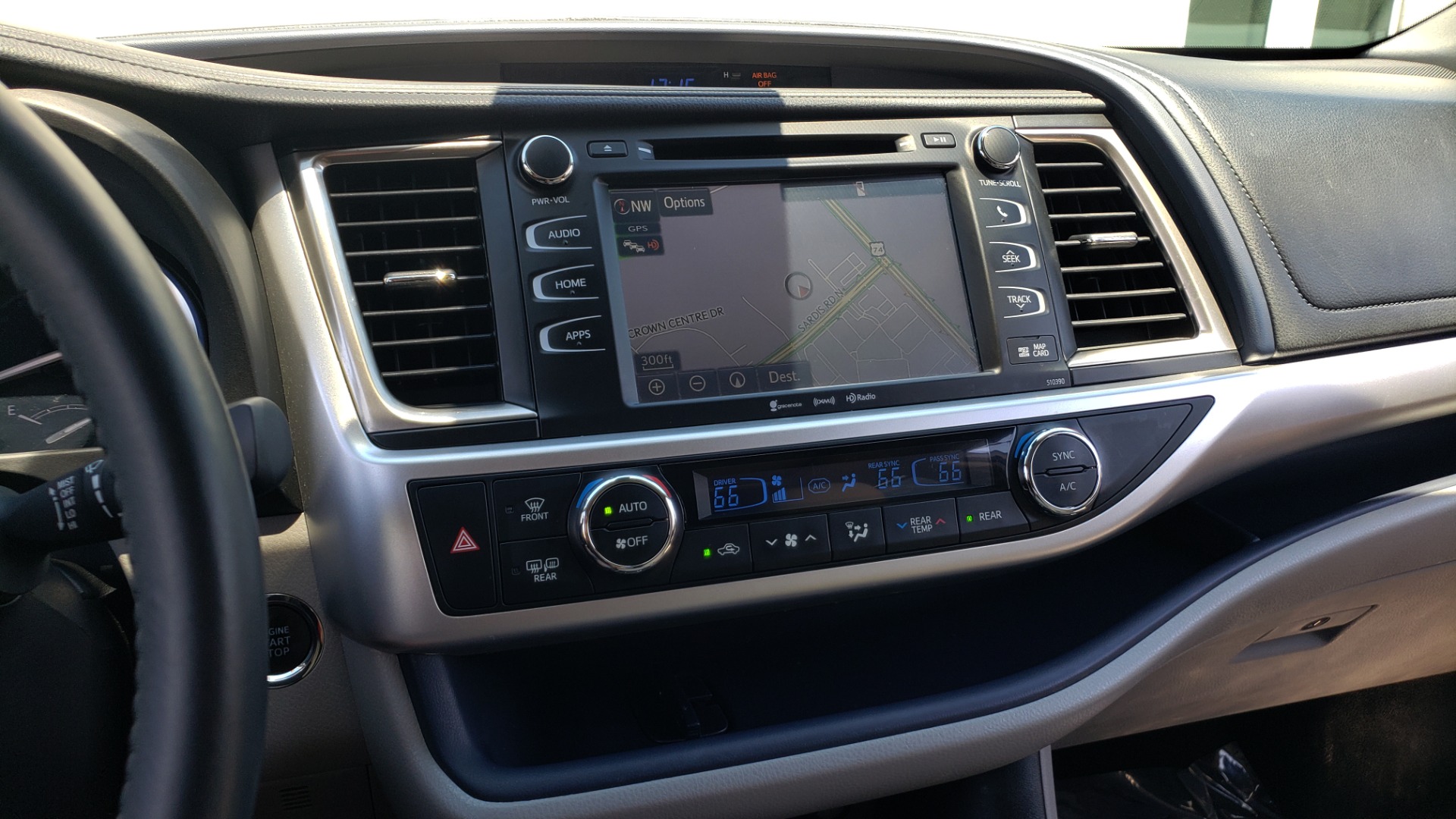 Used 2019 Toyota HIGHLANDER XLE / 3.5L V6 / AWD / LEATHER / 8-SPD AUTO / 1-OWNER for sale Sold at Formula Imports in Charlotte NC 28227 48