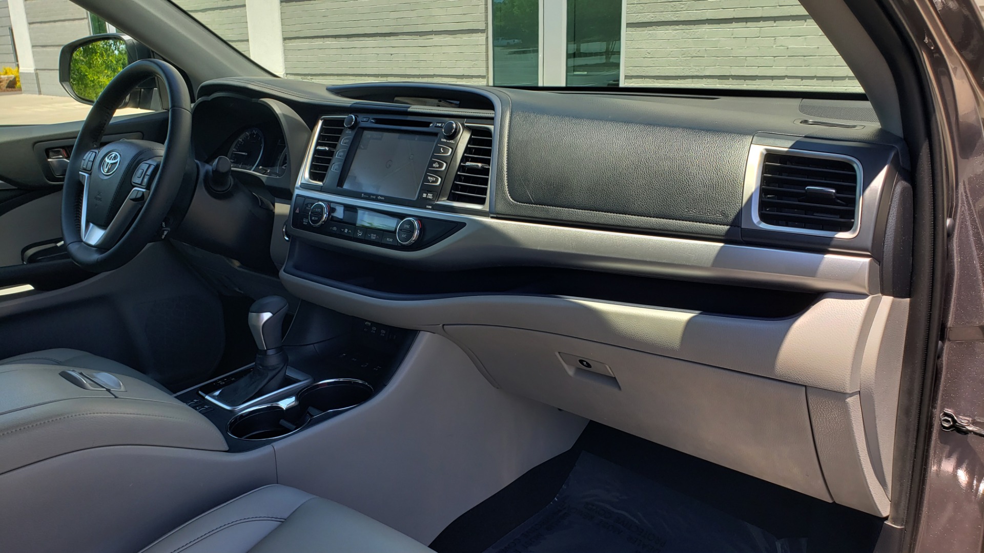 Used 2019 Toyota HIGHLANDER XLE / 3.5L V6 / AWD / LEATHER / 8-SPD AUTO / 1-OWNER for sale Sold at Formula Imports in Charlotte NC 28227 69