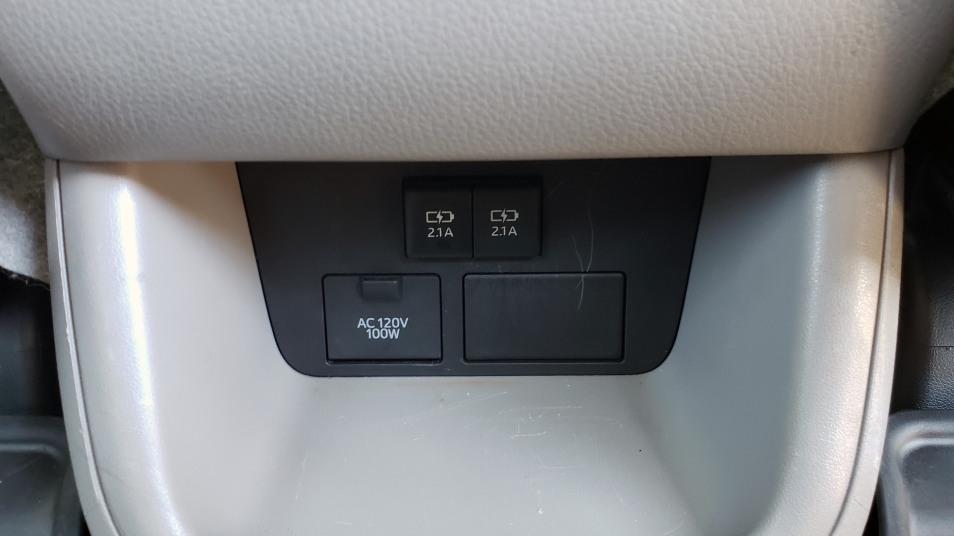 Used 2019 Toyota HIGHLANDER XLE / 3.5L V6 / AWD / LEATHER / 8-SPD AUTO / 1-OWNER for sale Sold at Formula Imports in Charlotte NC 28227 77