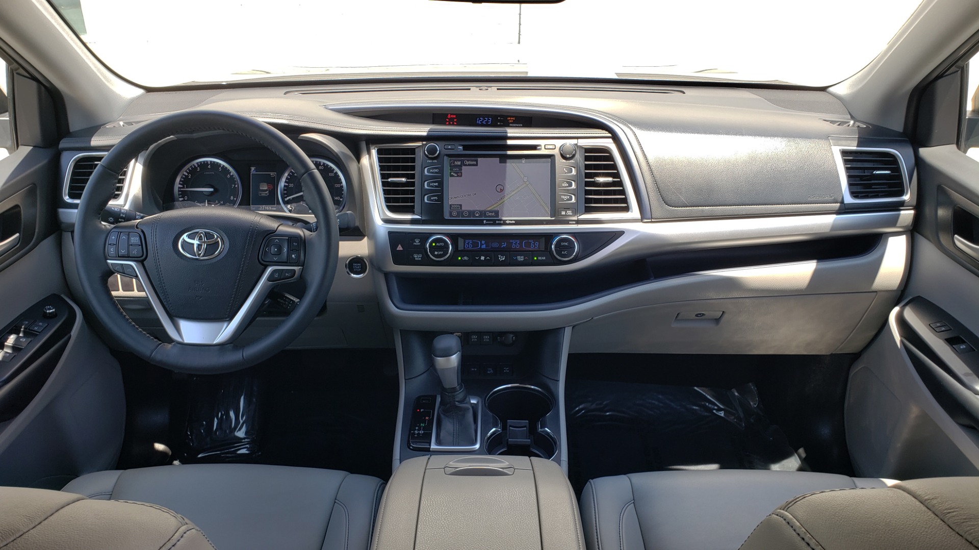 Used 2019 Toyota HIGHLANDER XLE / 3.5L V6 / AWD / LEATHER / 8-SPD AUTO / 1-OWNER for sale Sold at Formula Imports in Charlotte NC 28227 78