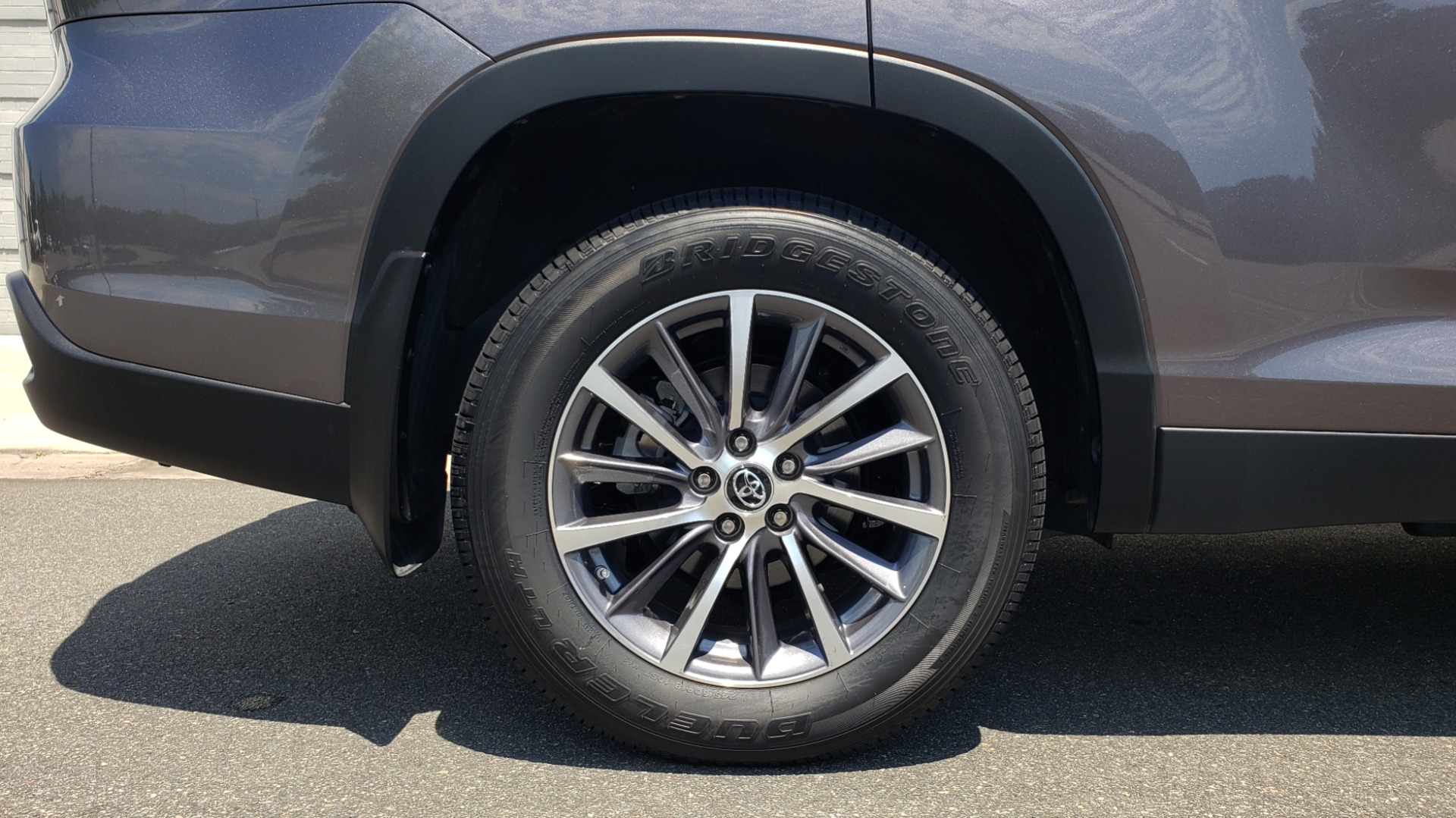 Used 2019 Toyota HIGHLANDER XLE / 3.5L V6 / AWD / LEATHER / 8-SPD AUTO / 1-OWNER for sale Sold at Formula Imports in Charlotte NC 28227 82