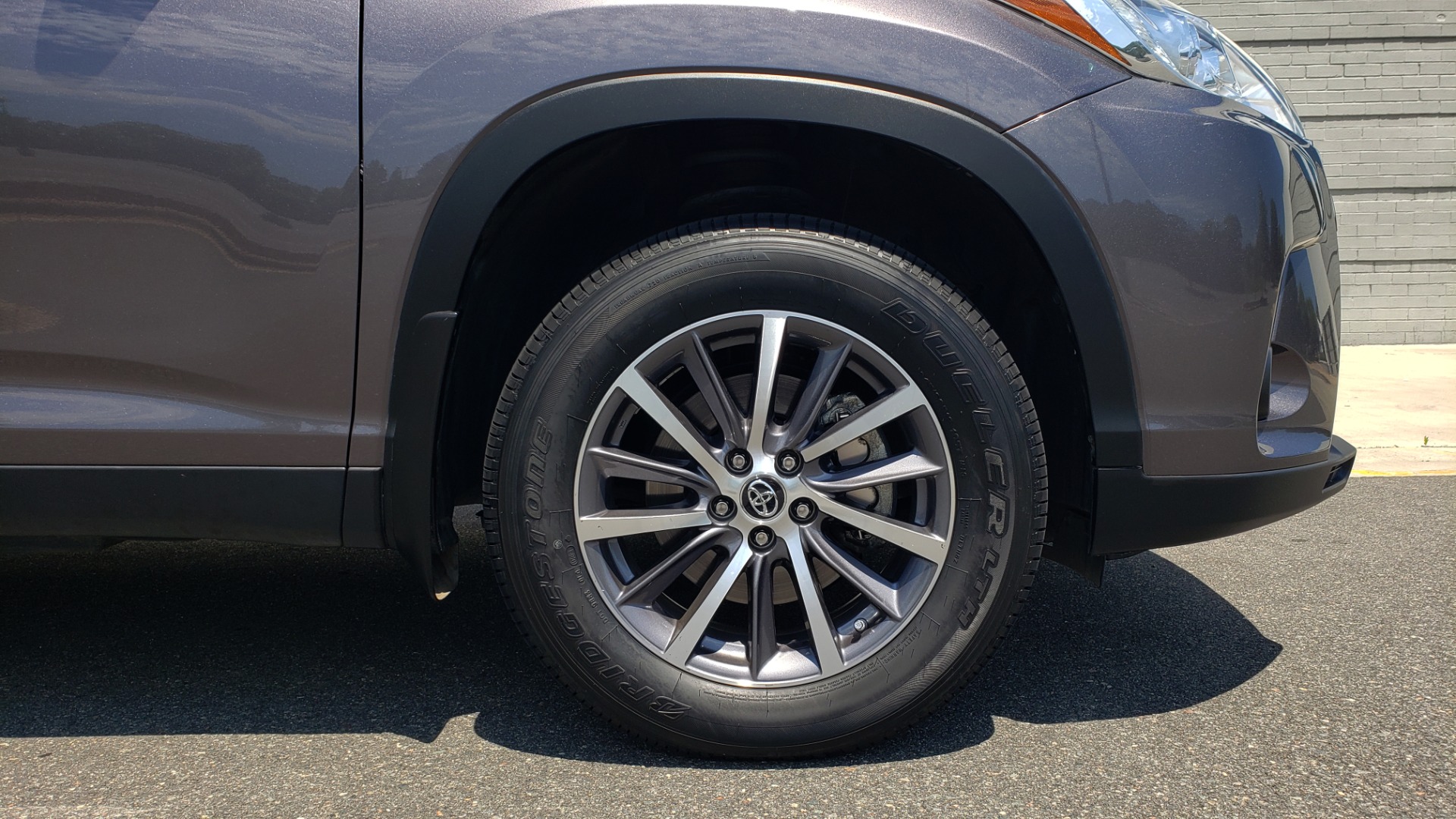 Used 2019 Toyota HIGHLANDER XLE / 3.5L V6 / AWD / LEATHER / 8-SPD AUTO / 1-OWNER for sale Sold at Formula Imports in Charlotte NC 28227 83