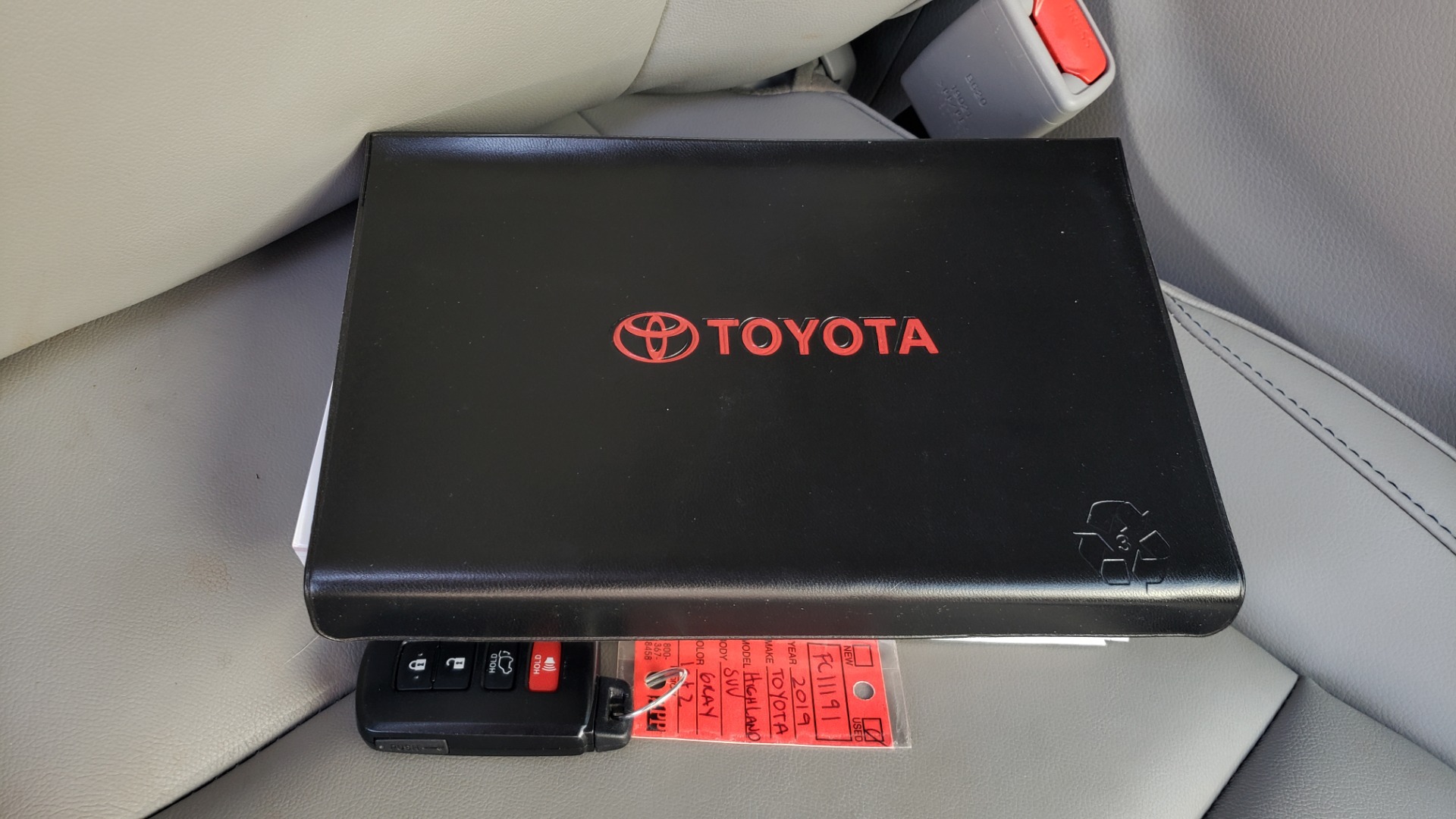 Used 2019 Toyota HIGHLANDER XLE / 3.5L V6 / AWD / LEATHER / 8-SPD AUTO / 1-OWNER for sale Sold at Formula Imports in Charlotte NC 28227 90