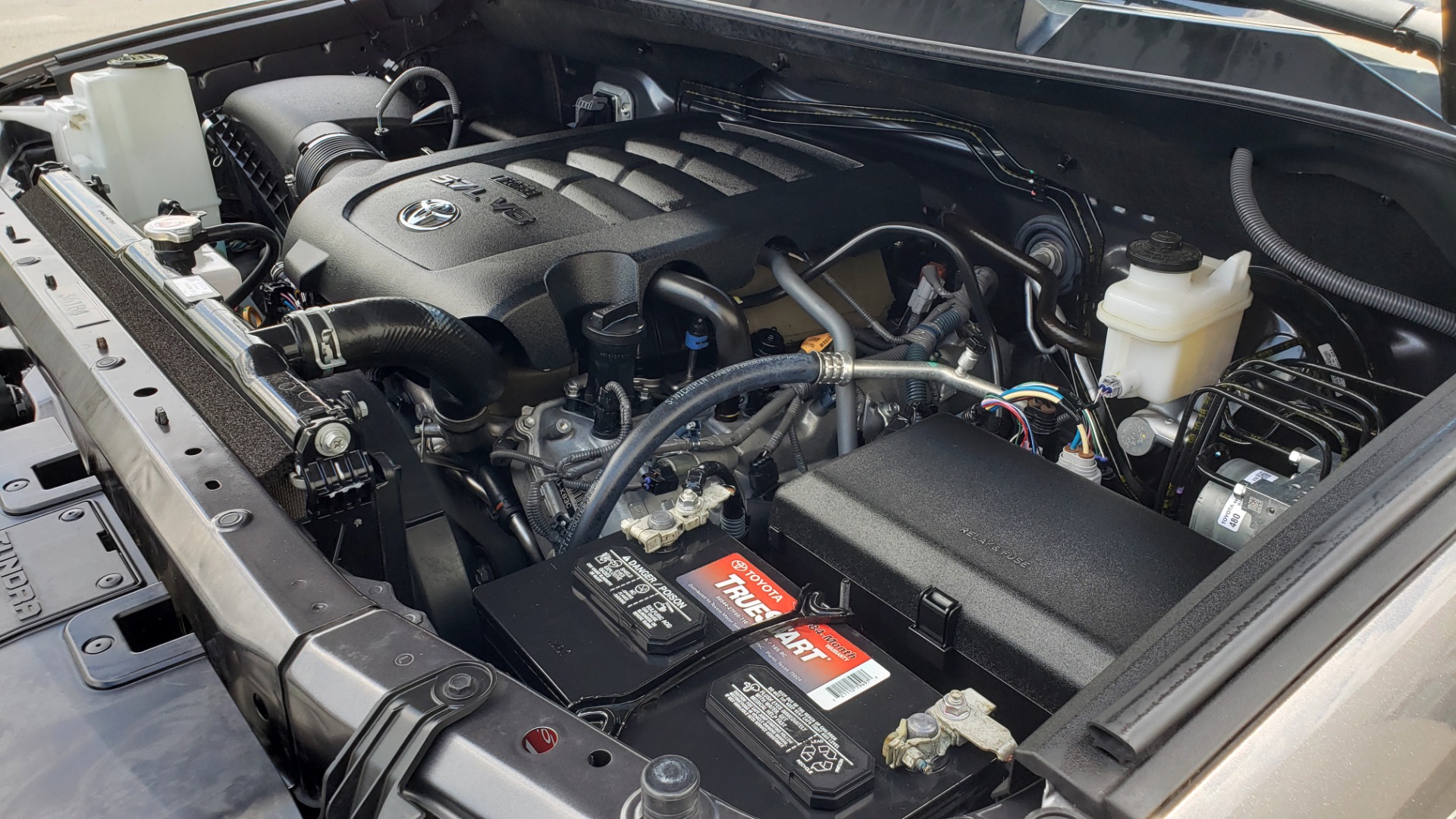 Used 2019 Toyota TUNDRA 4WD LIMITED / 5.7L V8 / 6-SPD AUTO / NAV / SUNROOF / REARVIEW for sale Sold at Formula Imports in Charlotte NC 28227 20