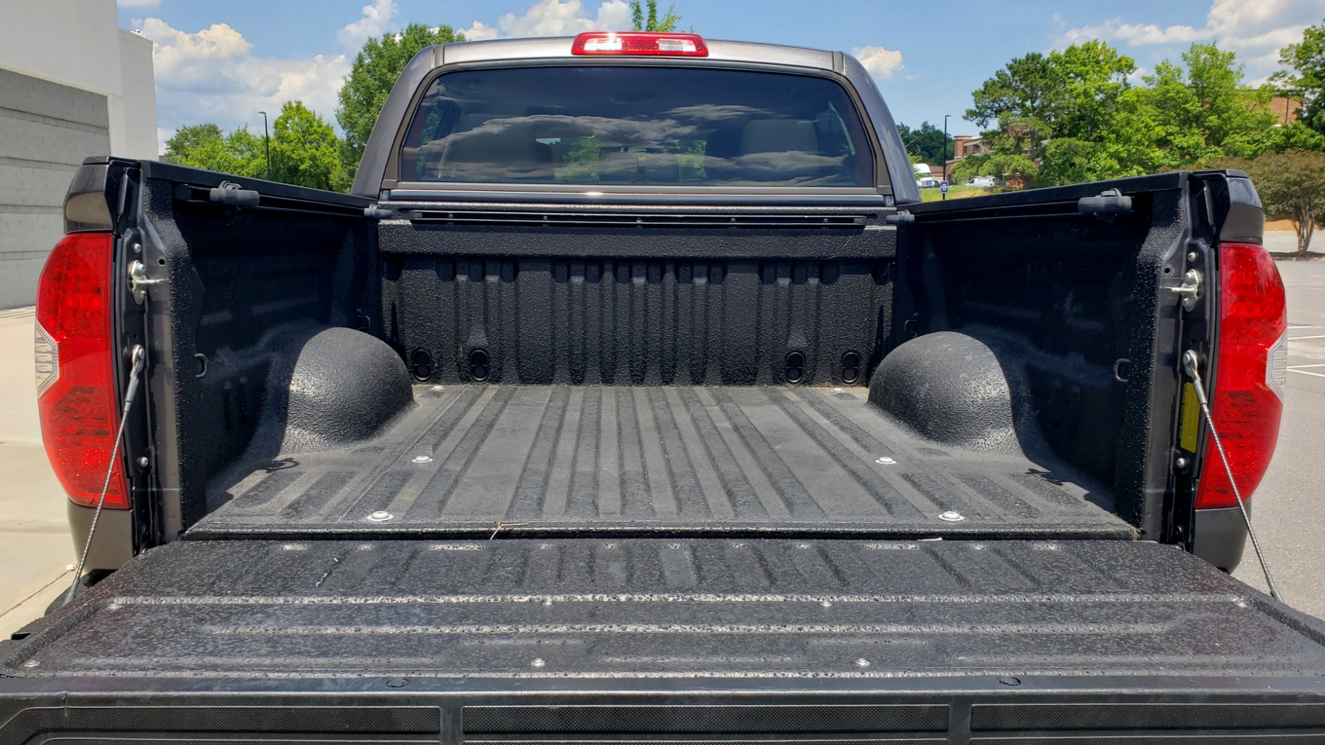 Used 2019 Toyota TUNDRA 4WD LIMITED / 5.7L V8 / 6-SPD AUTO / NAV / SUNROOF / REARVIEW for sale Sold at Formula Imports in Charlotte NC 28227 24