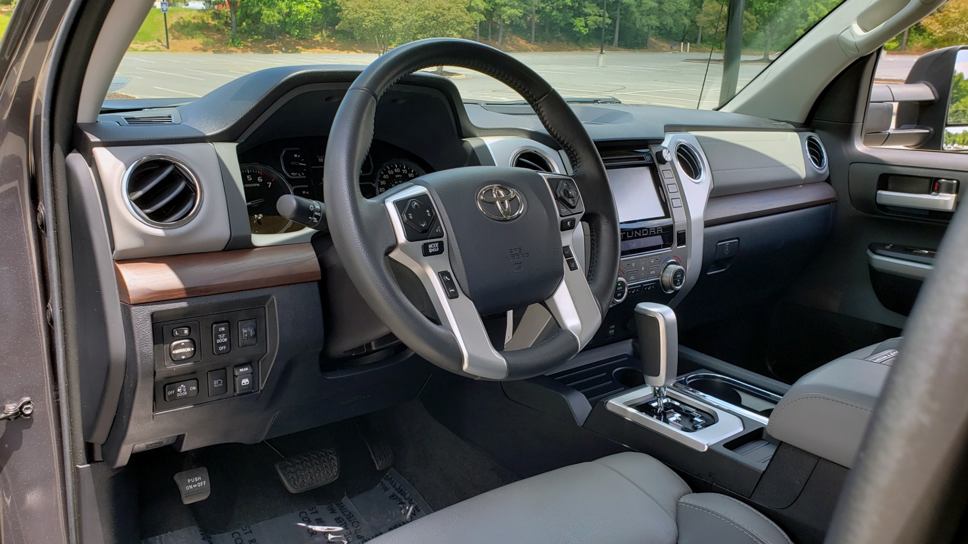Used 2019 Toyota TUNDRA 4WD LIMITED / 5.7L V8 / 6-SPD AUTO / NAV / SUNROOF / REARVIEW for sale Sold at Formula Imports in Charlotte NC 28227 44
