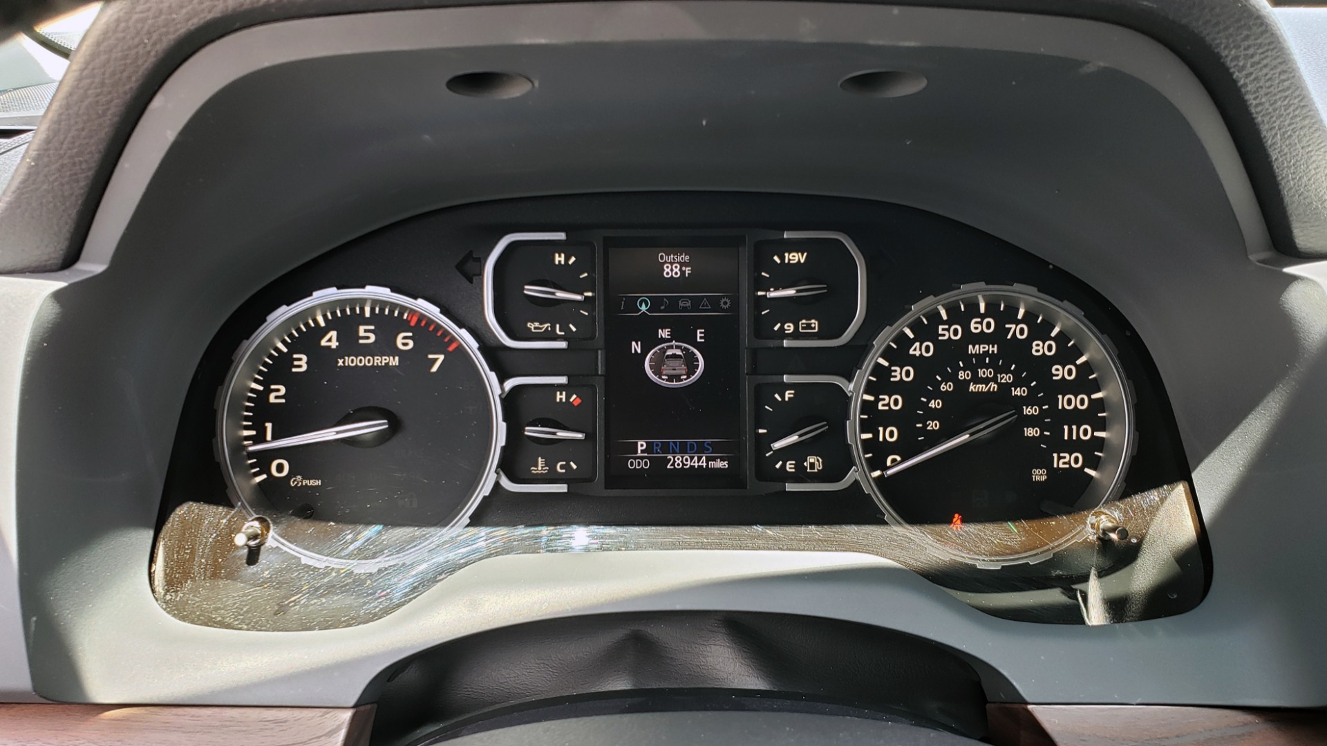 Used 2019 Toyota TUNDRA 4WD LIMITED / 5.7L V8 / 6-SPD AUTO / NAV / SUNROOF / REARVIEW for sale Sold at Formula Imports in Charlotte NC 28227 49
