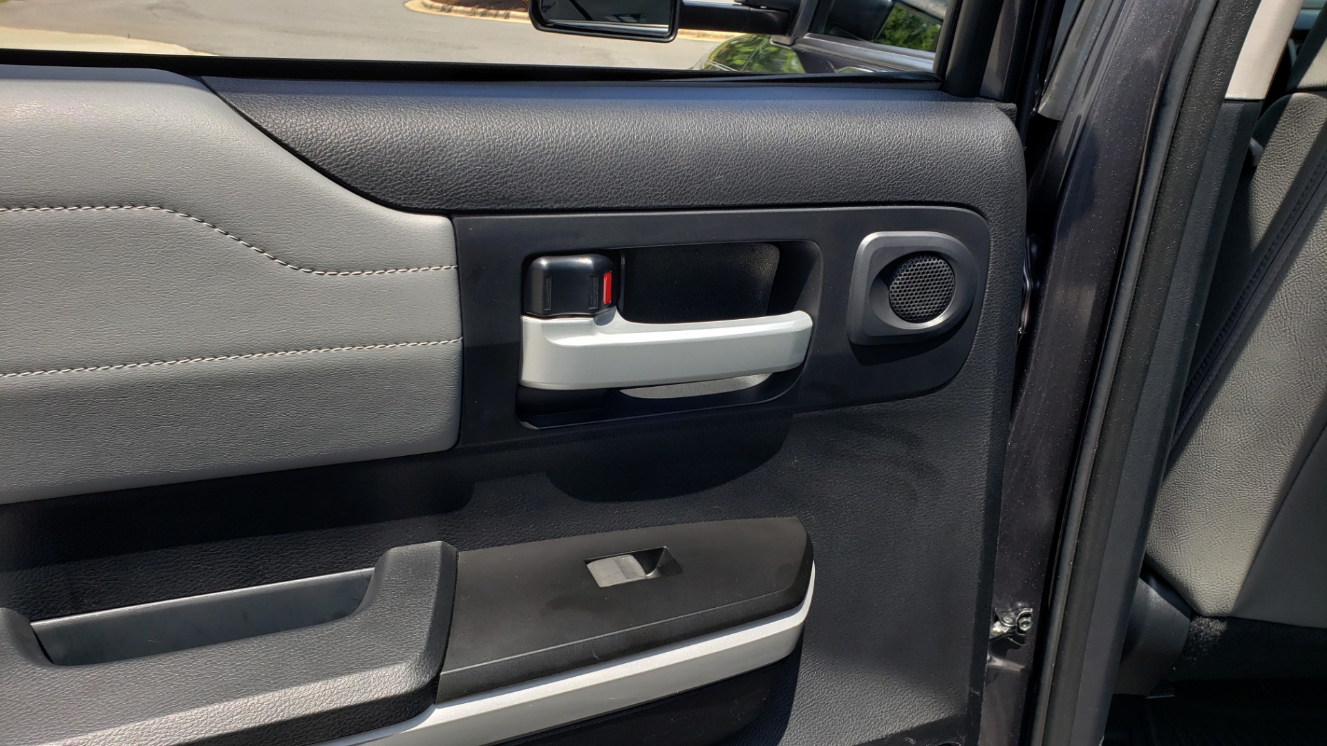 Used 2019 Toyota TUNDRA 4WD LIMITED / 5.7L V8 / 6-SPD AUTO / NAV / SUNROOF / REARVIEW for sale Sold at Formula Imports in Charlotte NC 28227 69