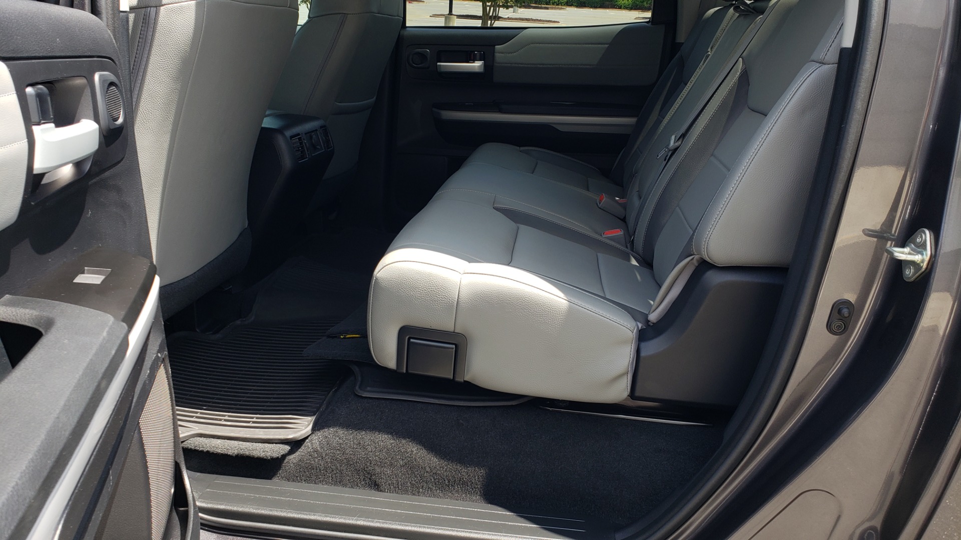 Used 2019 Toyota TUNDRA 4WD LIMITED / 5.7L V8 / 6-SPD AUTO / NAV / SUNROOF / REARVIEW for sale Sold at Formula Imports in Charlotte NC 28227 71