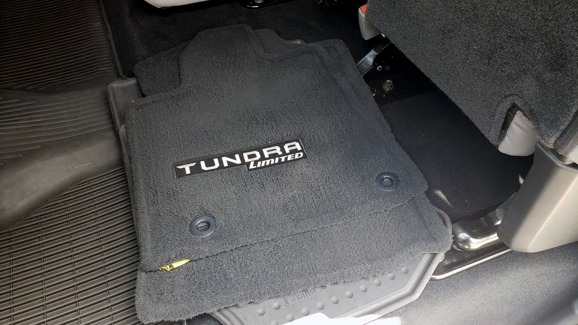 Used 2019 Toyota TUNDRA 4WD LIMITED / 5.7L V8 / 6-SPD AUTO / NAV / SUNROOF / REARVIEW for sale Sold at Formula Imports in Charlotte NC 28227 74