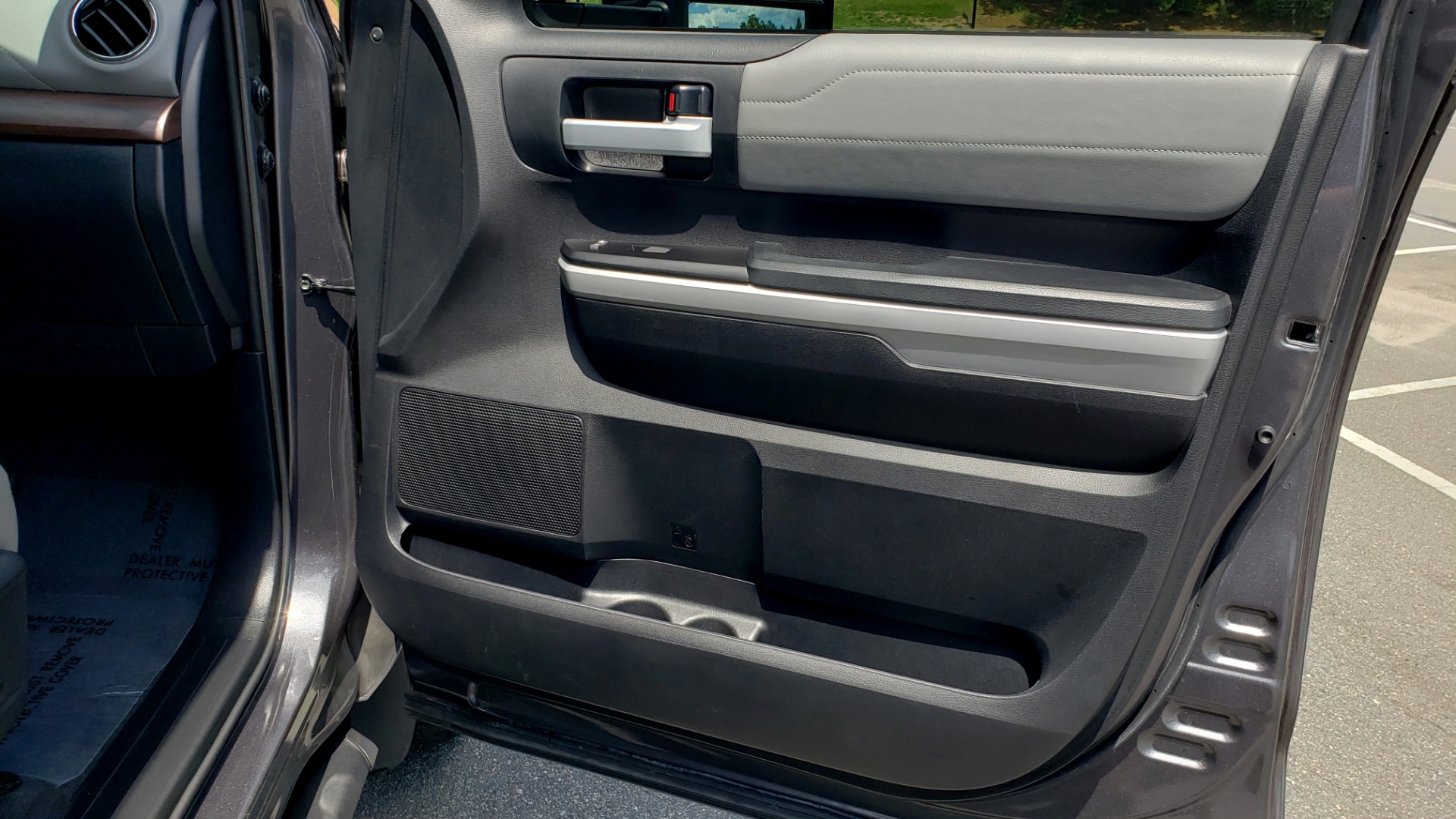 Used 2019 Toyota TUNDRA 4WD LIMITED / 5.7L V8 / 6-SPD AUTO / NAV / SUNROOF / REARVIEW for sale Sold at Formula Imports in Charlotte NC 28227 76