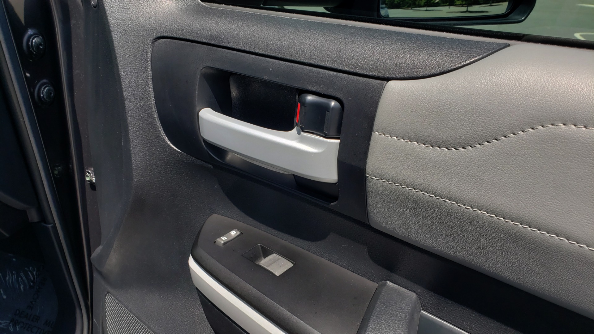 Used 2019 Toyota TUNDRA 4WD LIMITED / 5.7L V8 / 6-SPD AUTO / NAV / SUNROOF / REARVIEW for sale Sold at Formula Imports in Charlotte NC 28227 77