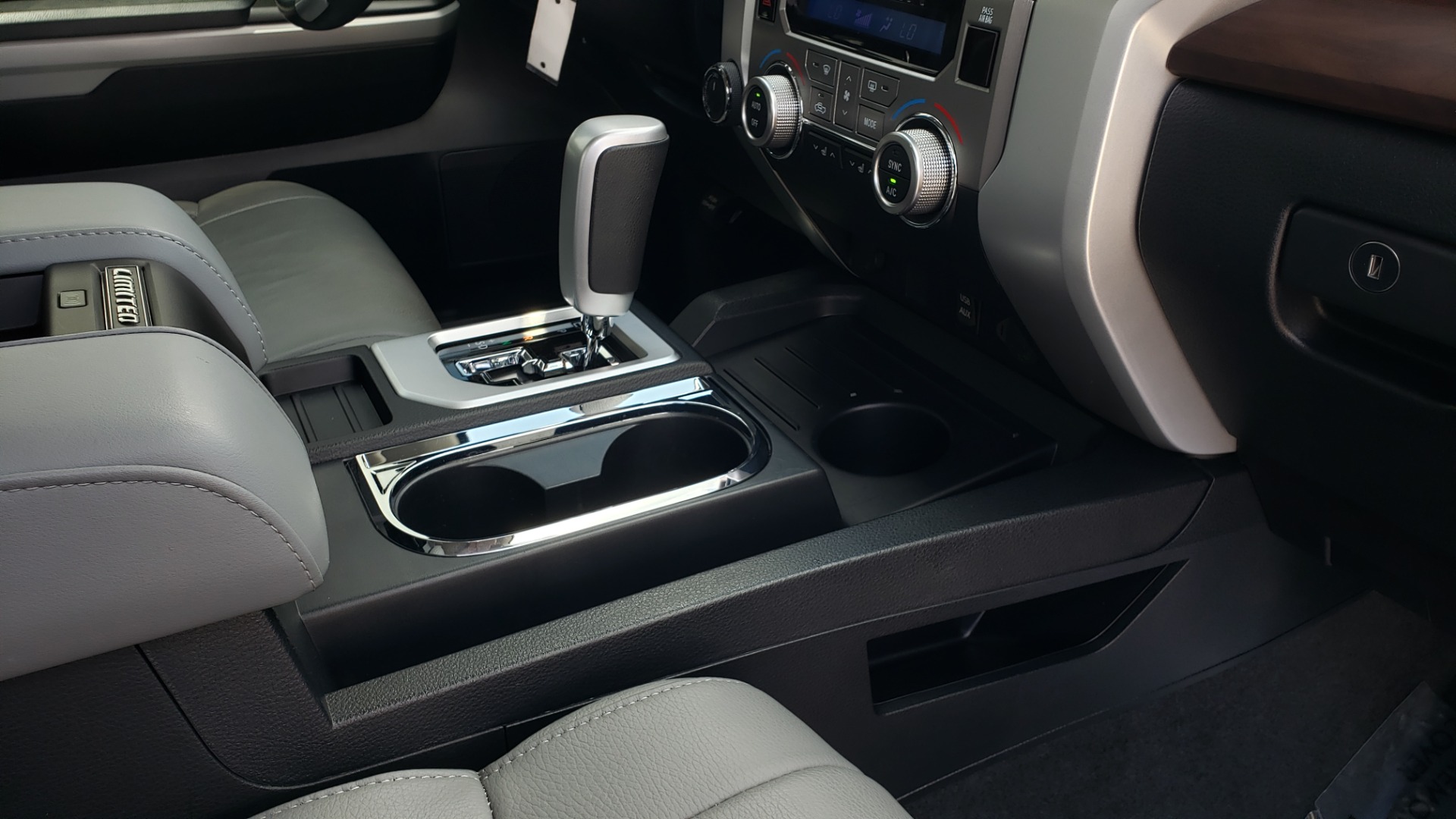 Used 2019 Toyota TUNDRA 4WD LIMITED / 5.7L V8 / 6-SPD AUTO / NAV / SUNROOF / REARVIEW for sale Sold at Formula Imports in Charlotte NC 28227 81