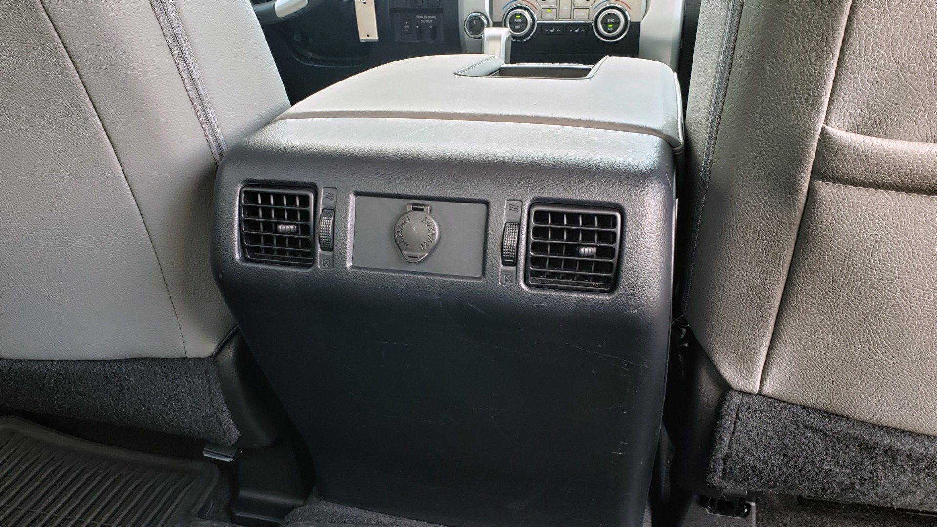Used 2019 Toyota TUNDRA 4WD LIMITED / 5.7L V8 / 6-SPD AUTO / NAV / SUNROOF / REARVIEW for sale Sold at Formula Imports in Charlotte NC 28227 89