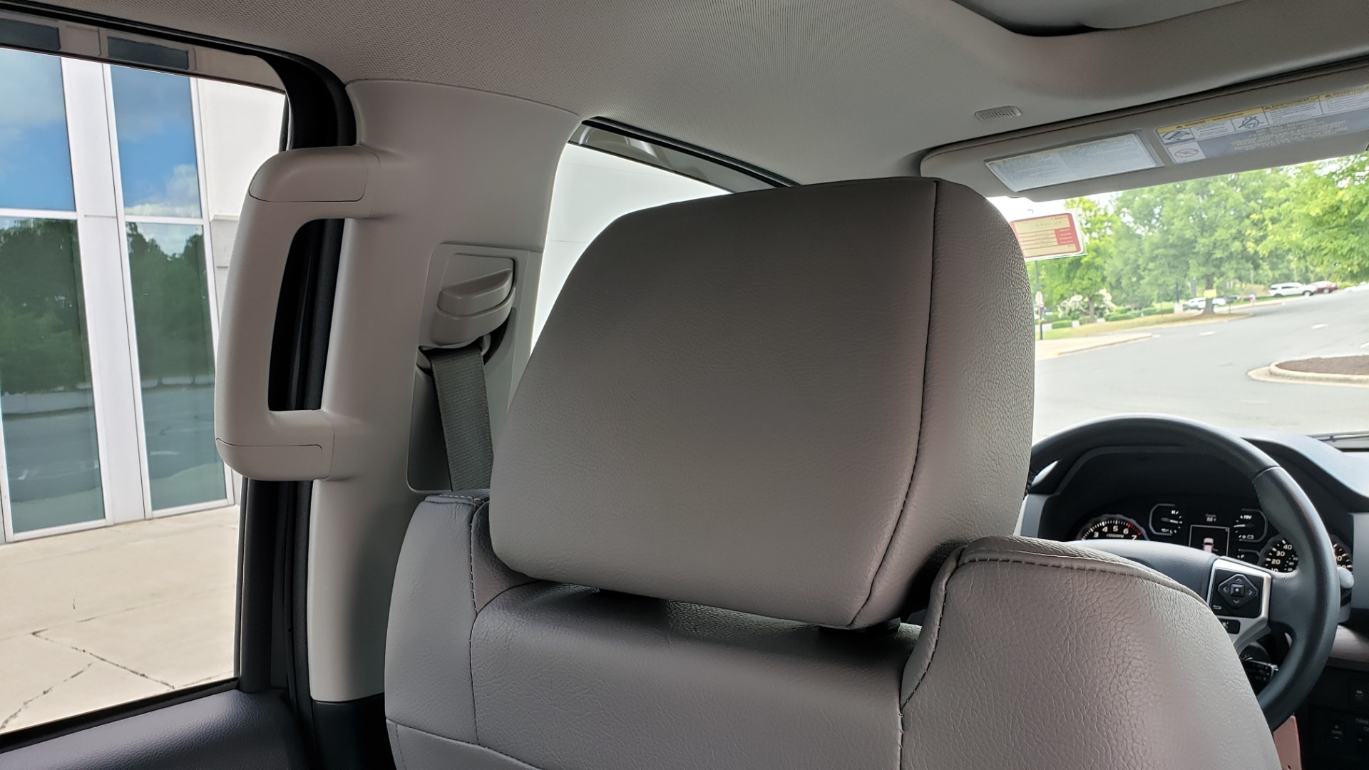 Used 2019 Toyota TUNDRA 4WD LIMITED / 5.7L V8 / 6-SPD AUTO / NAV / SUNROOF / REARVIEW for sale Sold at Formula Imports in Charlotte NC 28227 91