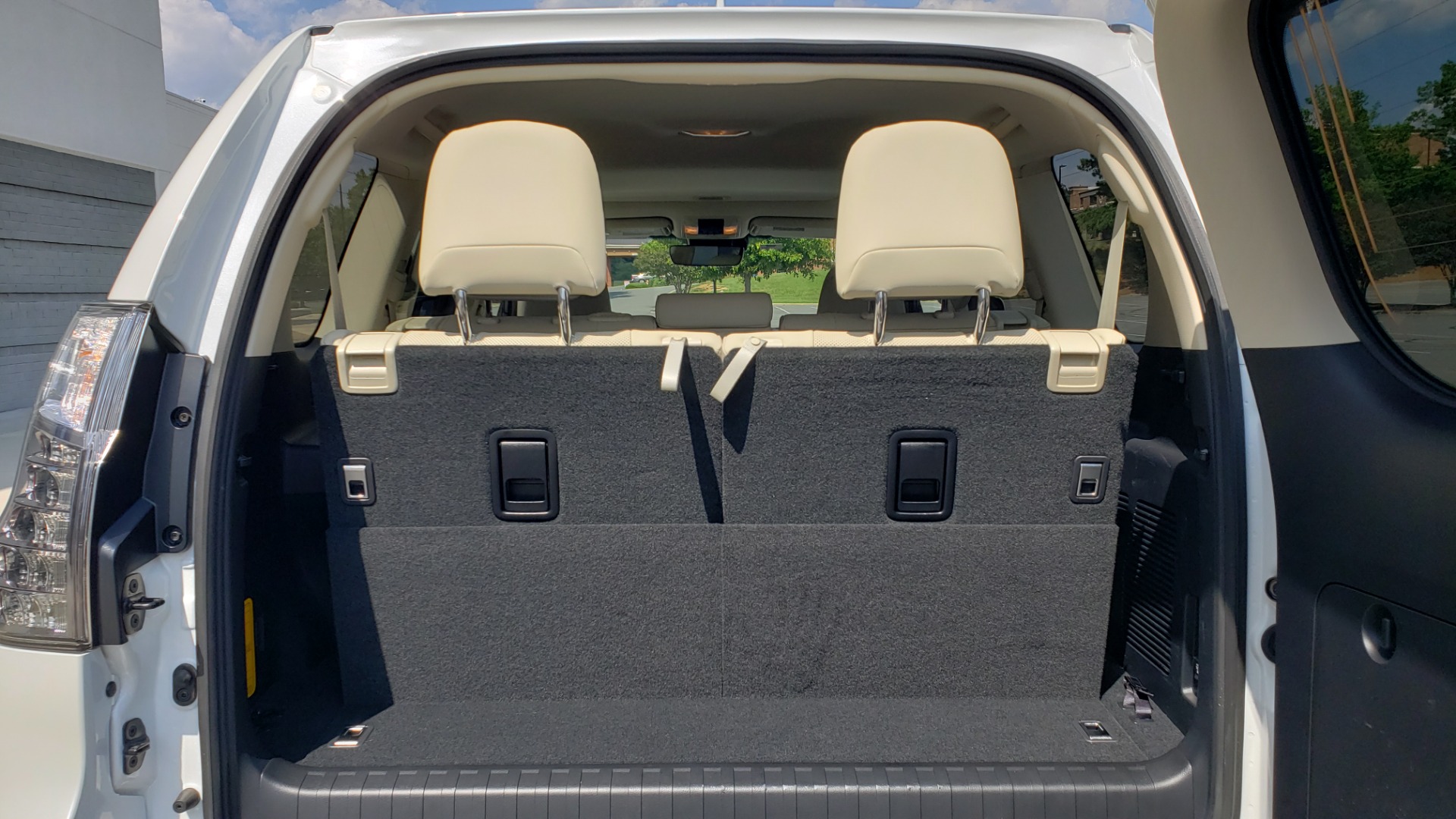 Used 2021 Lexus GX 460 PREMIUM / AWD / NAV / SUNROOF / 3-ROW / REARVIEW for sale Sold at Formula Imports in Charlotte NC 28227 19