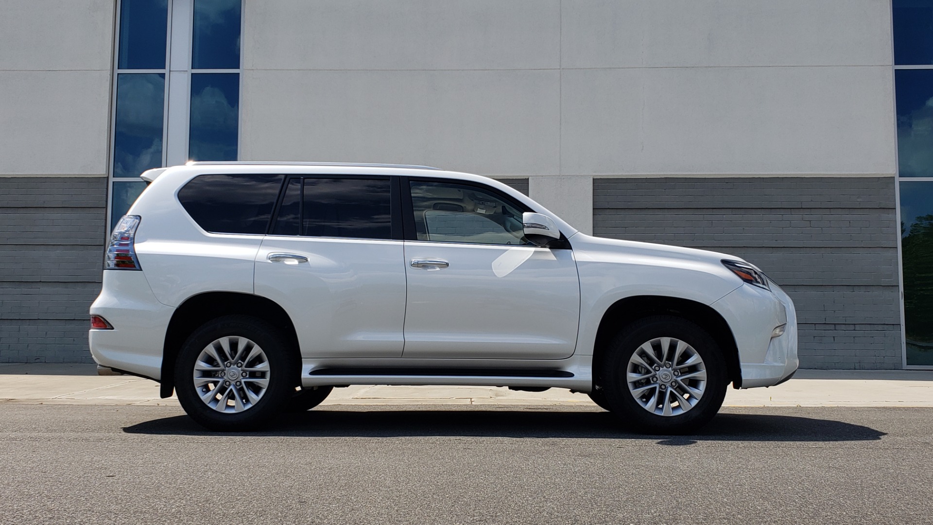 Used 2021 Lexus GX 460 PREMIUM / AWD / NAV / SUNROOF / 3-ROW / REARVIEW for sale Sold at Formula Imports in Charlotte NC 28227 7