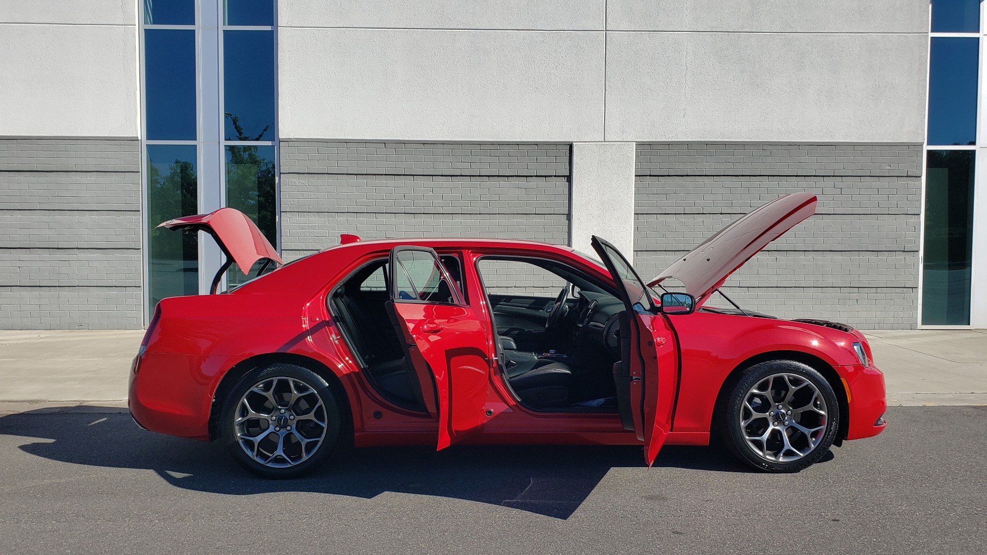 Used 2015 Chrysler 300 S / 3.6L V6 / 8-SPD AUTO / NAV / BEATS AUDIO / HTS STS / REARVIE for sale Sold at Formula Imports in Charlotte NC 28227 13