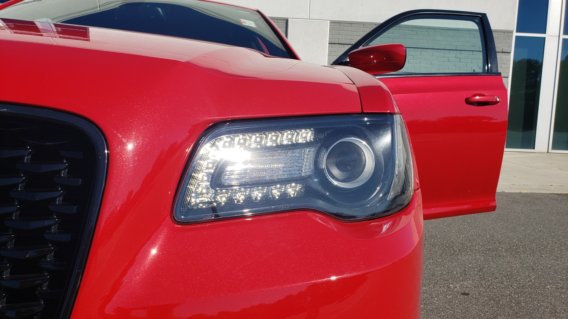 Used 2015 Chrysler 300 S / 3.6L V6 / 8-SPD AUTO / NAV / BEATS AUDIO / HTS STS / REARVIE for sale Sold at Formula Imports in Charlotte NC 28227 25