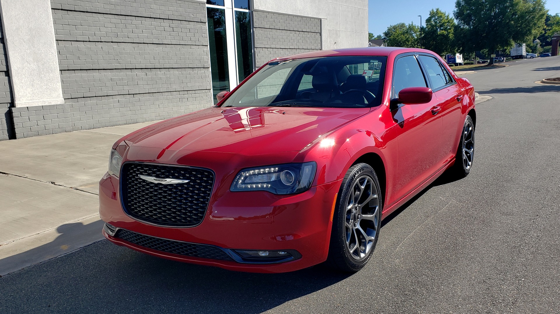 Used 2015 Chrysler 300 S / 3.6L V6 / 8-SPD AUTO / NAV / BEATS AUDIO / HTS STS / REARVIE for sale Sold at Formula Imports in Charlotte NC 28227 3