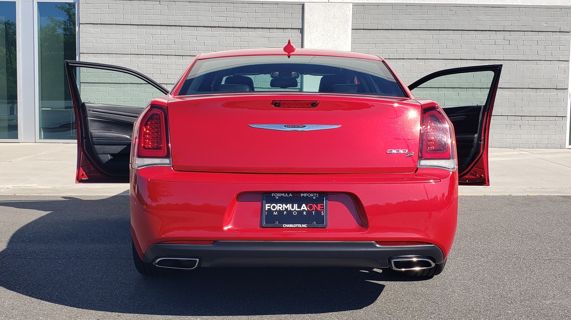 Used 2015 Chrysler 300 S / 3.6L V6 / 8-SPD AUTO / NAV / BEATS AUDIO / HTS STS / REARVIE for sale Sold at Formula Imports in Charlotte NC 28227 30