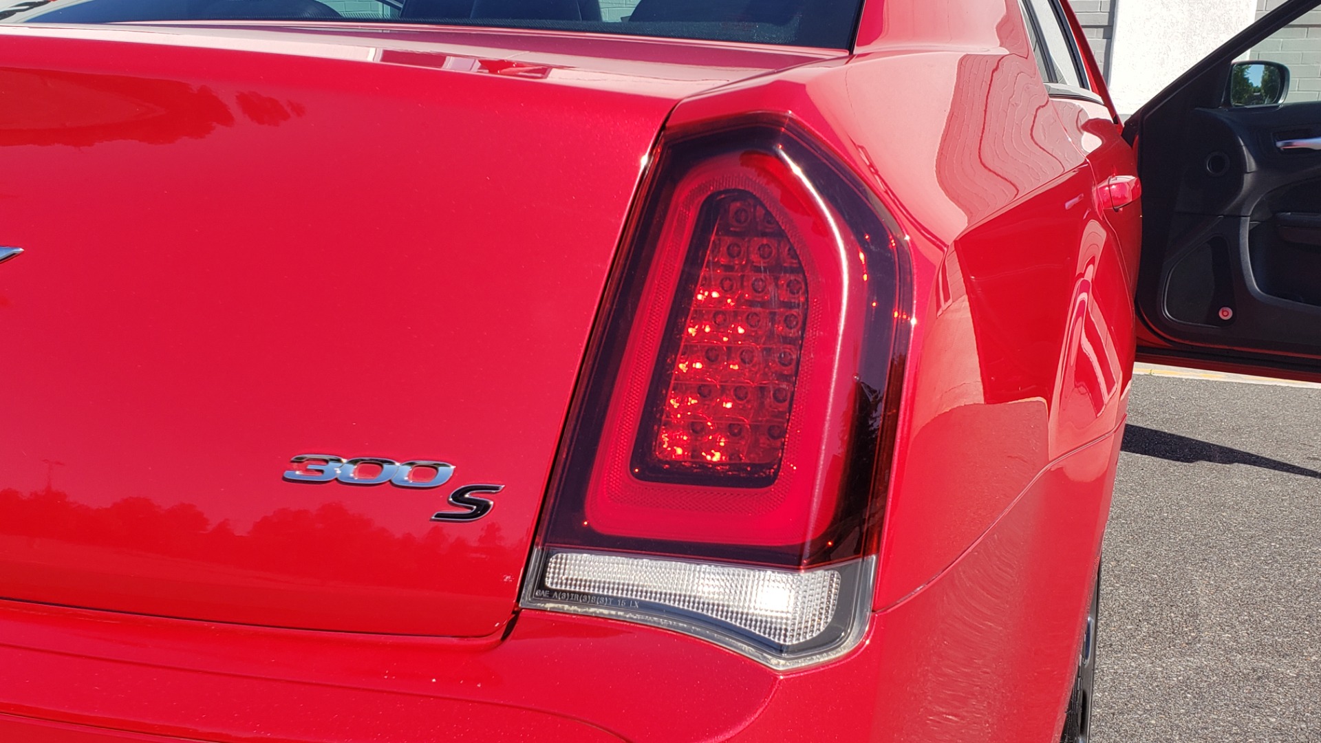 Used 2015 Chrysler 300 S / 3.6L V6 / 8-SPD AUTO / NAV / BEATS AUDIO / HTS STS / REARVIE for sale Sold at Formula Imports in Charlotte NC 28227 32