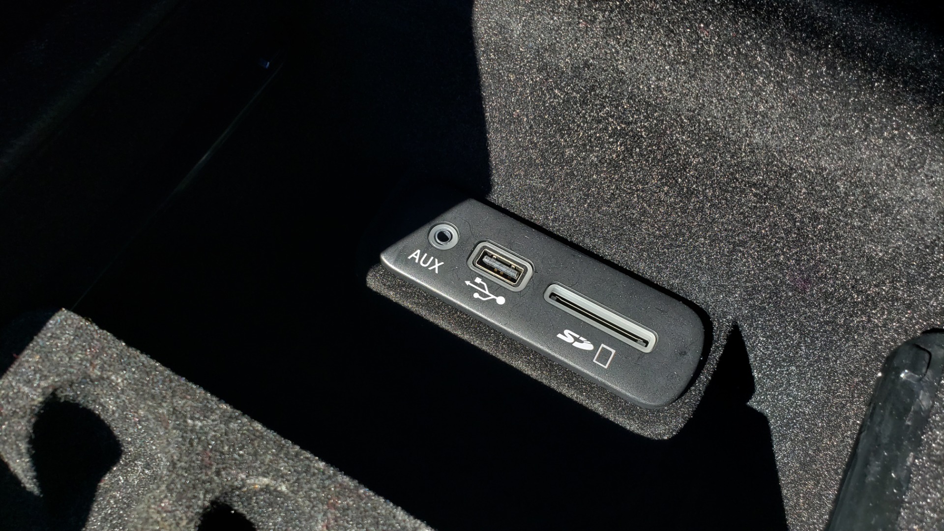 Used 2015 Chrysler 300 S / 3.6L V6 / 8-SPD AUTO / NAV / BEATS AUDIO / HTS STS / REARVIE for sale Sold at Formula Imports in Charlotte NC 28227 59
