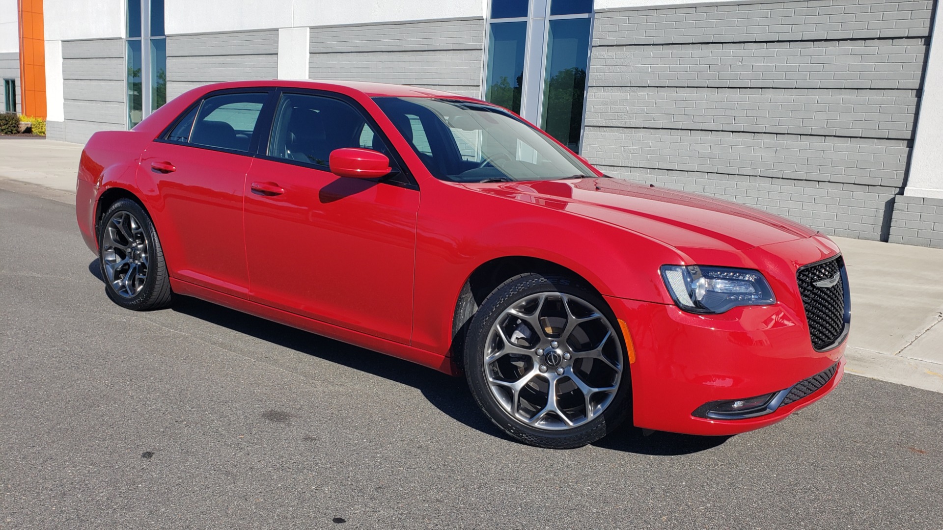 Used 2015 Chrysler 300 S / 3.6L V6 / 8-SPD AUTO / NAV / BEATS AUDIO / HTS STS / REARVIE for sale Sold at Formula Imports in Charlotte NC 28227 6