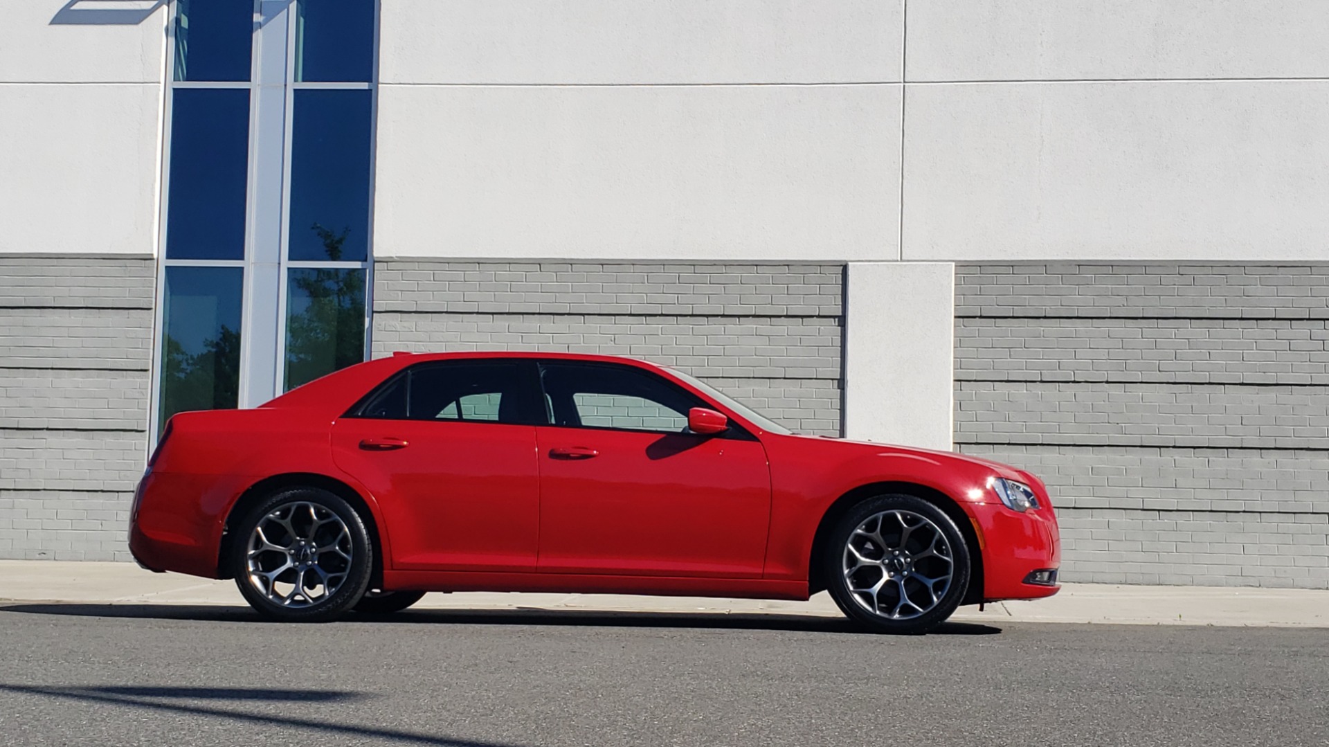 Used 2015 Chrysler 300 S / 3.6L V6 / 8-SPD AUTO / NAV / BEATS AUDIO / HTS STS / REARVIE for sale Sold at Formula Imports in Charlotte NC 28227 9