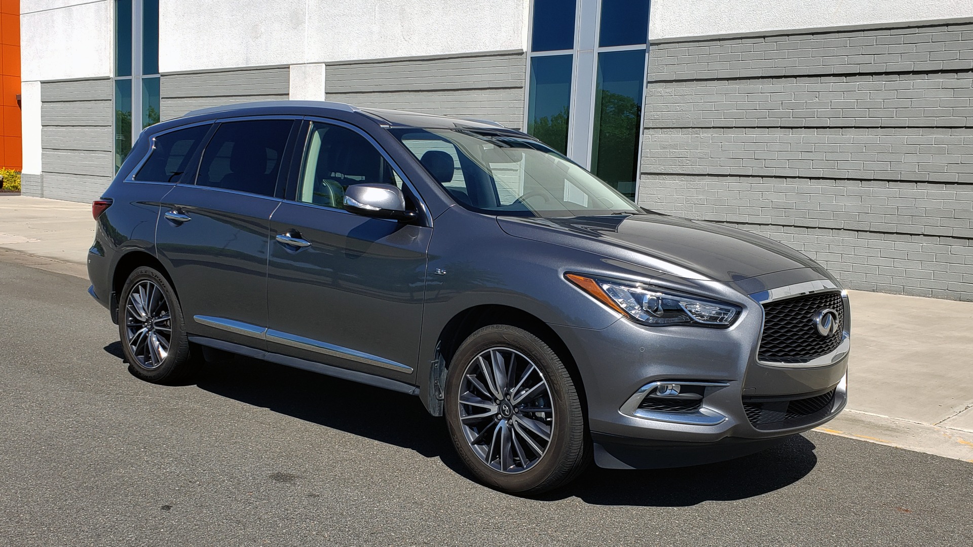 Used 2018 INFINITI QX60 3.5L V6 / FWD / CVT TRANS / NAV / SUNROOF / 3-ROWS / REARVIEW for sale Sold at Formula Imports in Charlotte NC 28227 7