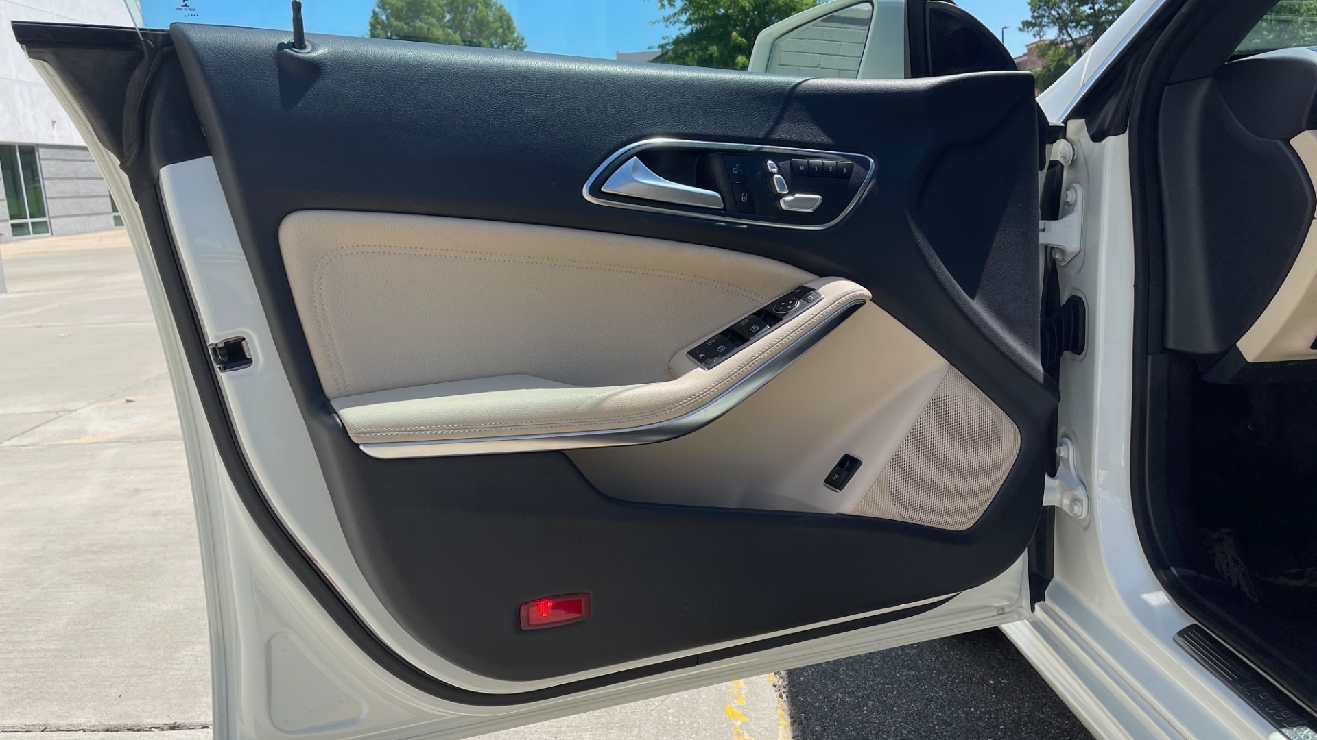 Used 2018 Mercedes-Benz CLA 250 PREMIUM / CONV PKG / APPLE / PANO-ROOF / REARVIEW for sale Sold at Formula Imports in Charlotte NC 28227 25