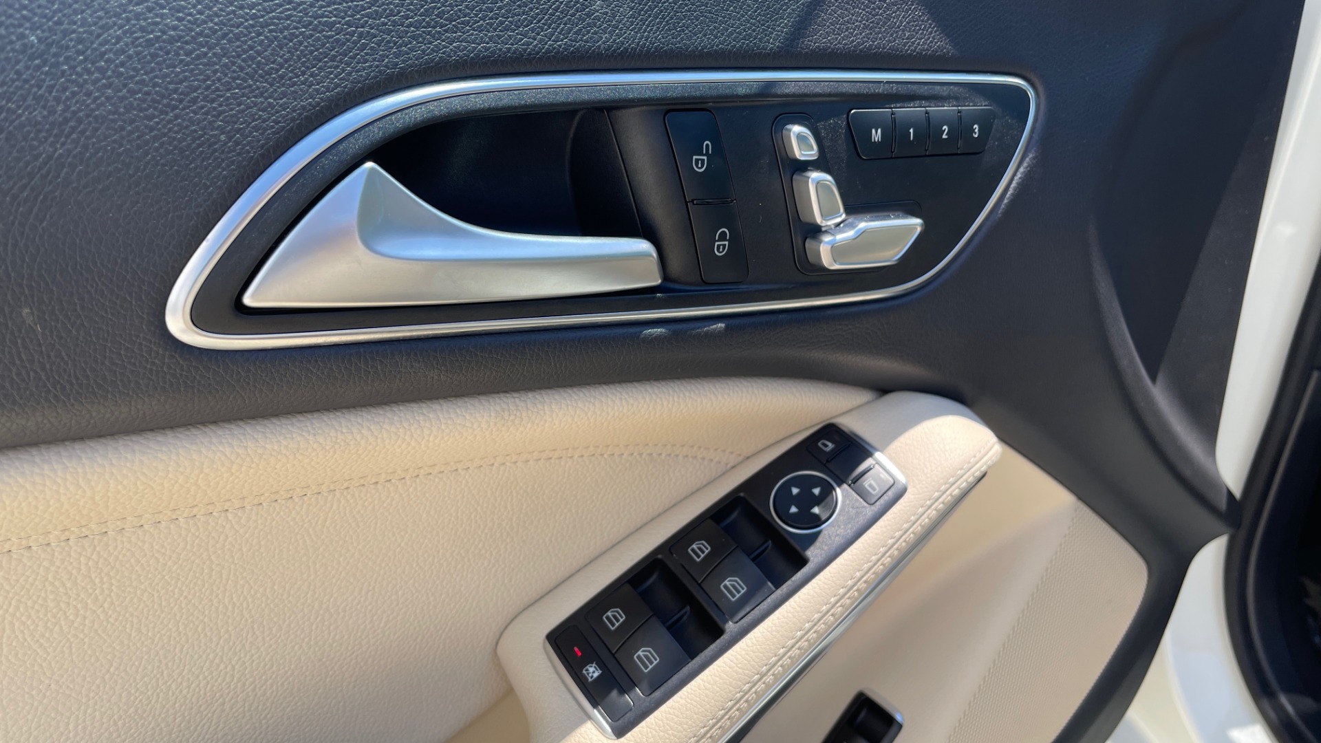 Used 2018 Mercedes-Benz CLA 250 PREMIUM / CONV PKG / APPLE / PANO-ROOF / REARVIEW for sale Sold at Formula Imports in Charlotte NC 28227 26