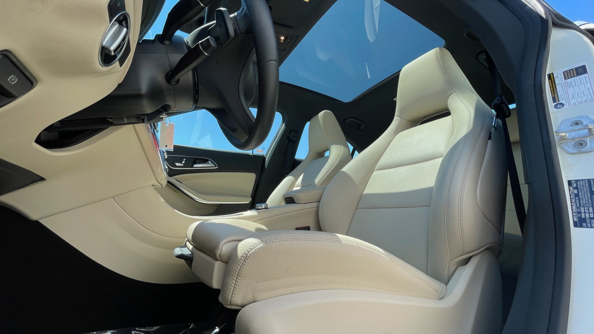 Used 2018 Mercedes-Benz CLA 250 PREMIUM / CONV PKG / APPLE / PANO-ROOF / REARVIEW for sale Sold at Formula Imports in Charlotte NC 28227 32