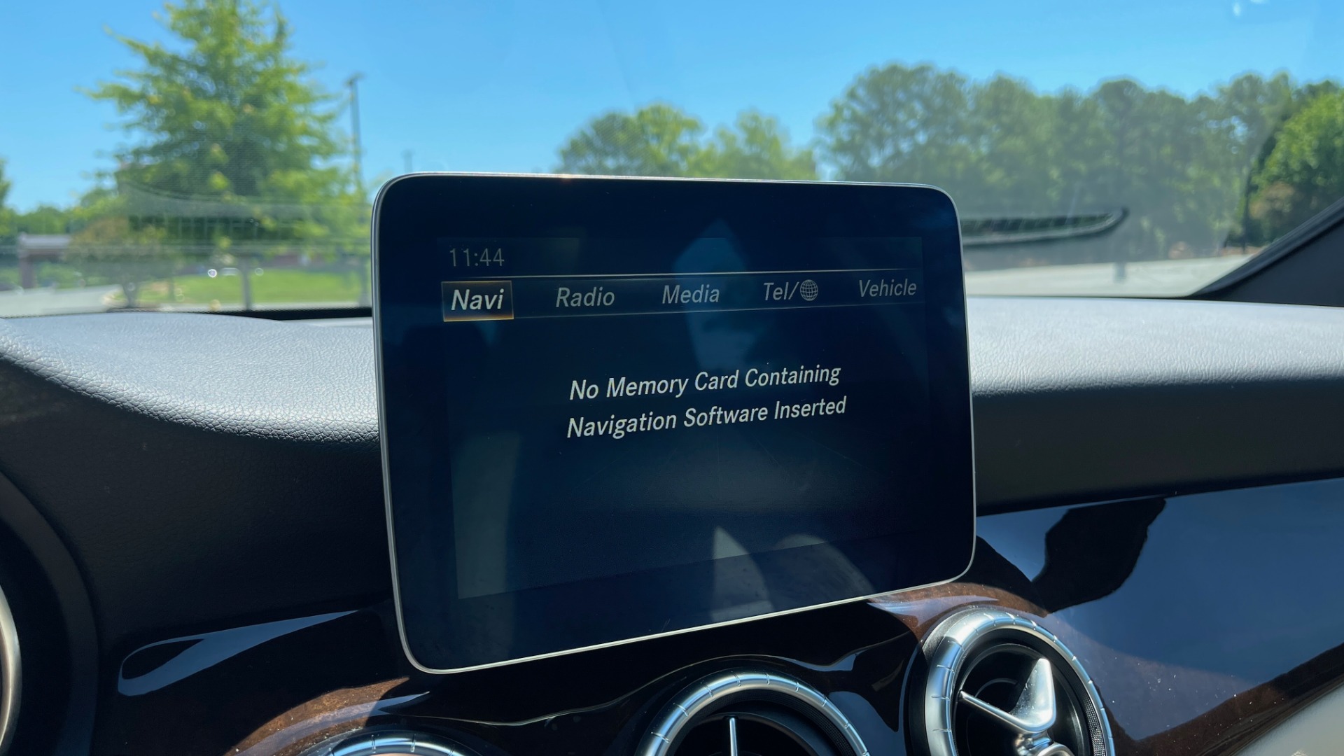 Used 2018 Mercedes-Benz CLA 250 PREMIUM / CONV PKG / APPLE / PANO-ROOF / REARVIEW for sale Sold at Formula Imports in Charlotte NC 28227 41