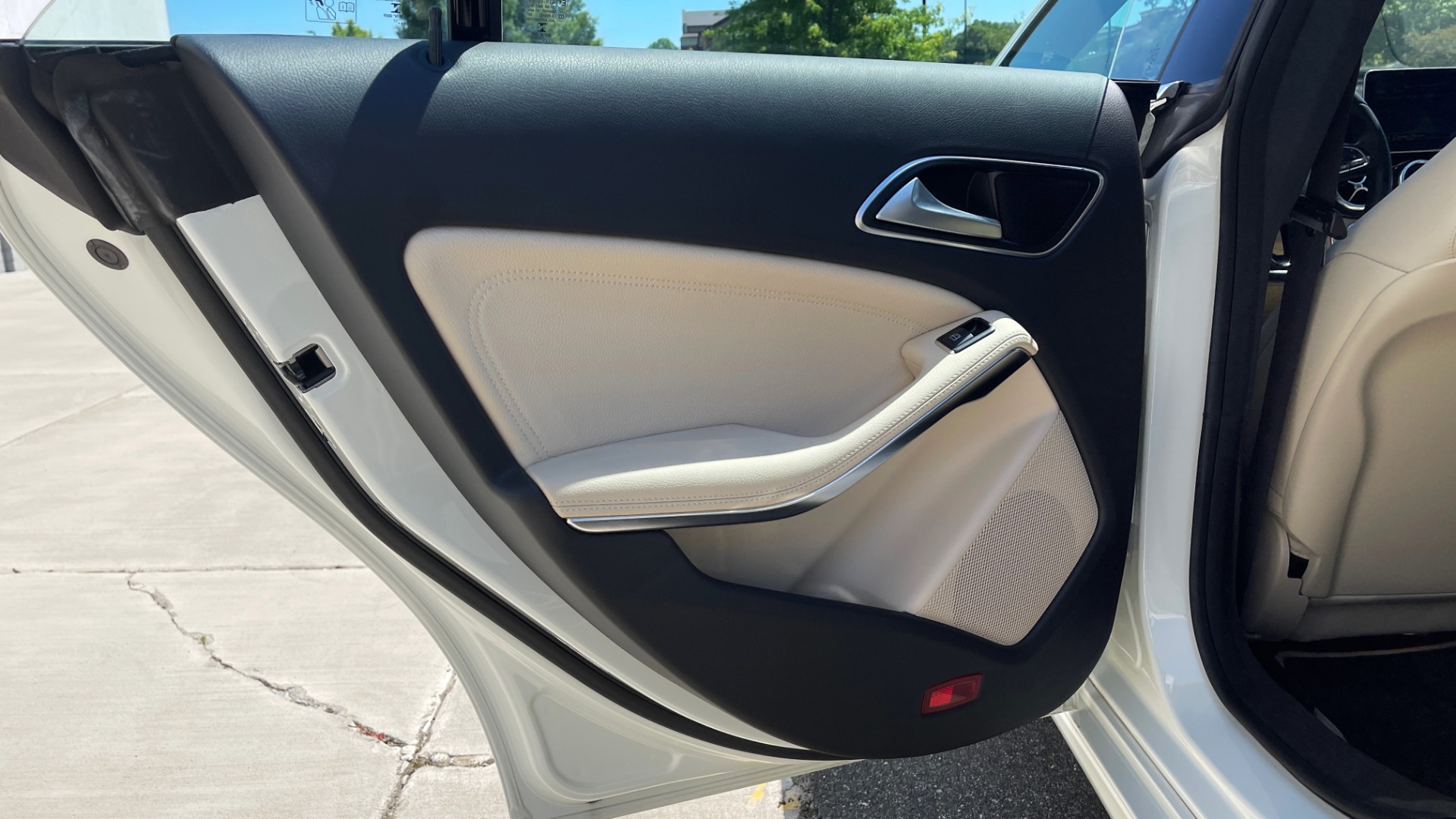 Used 2018 Mercedes-Benz CLA 250 PREMIUM / CONV PKG / APPLE / PANO-ROOF / REARVIEW for sale Sold at Formula Imports in Charlotte NC 28227 55