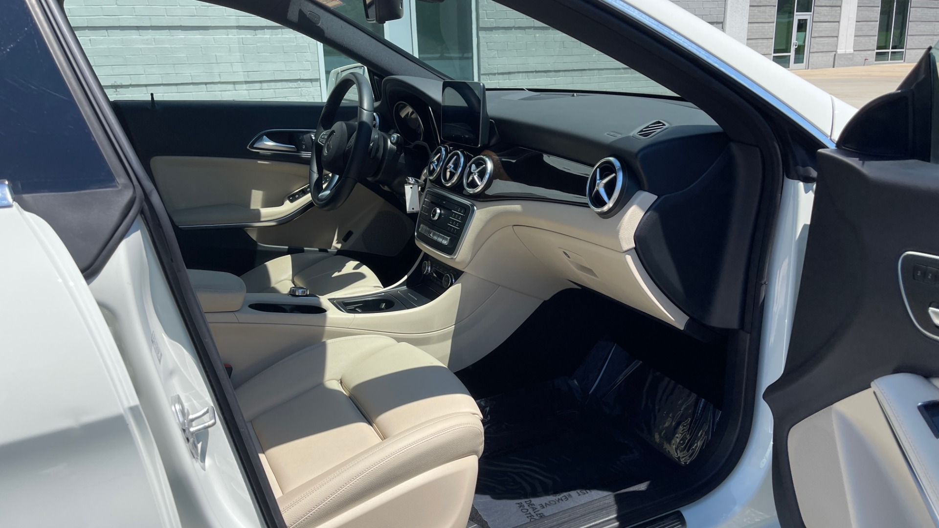 Used 2018 Mercedes-Benz CLA 250 PREMIUM / CONV PKG / APPLE / PANO-ROOF / REARVIEW for sale Sold at Formula Imports in Charlotte NC 28227 64