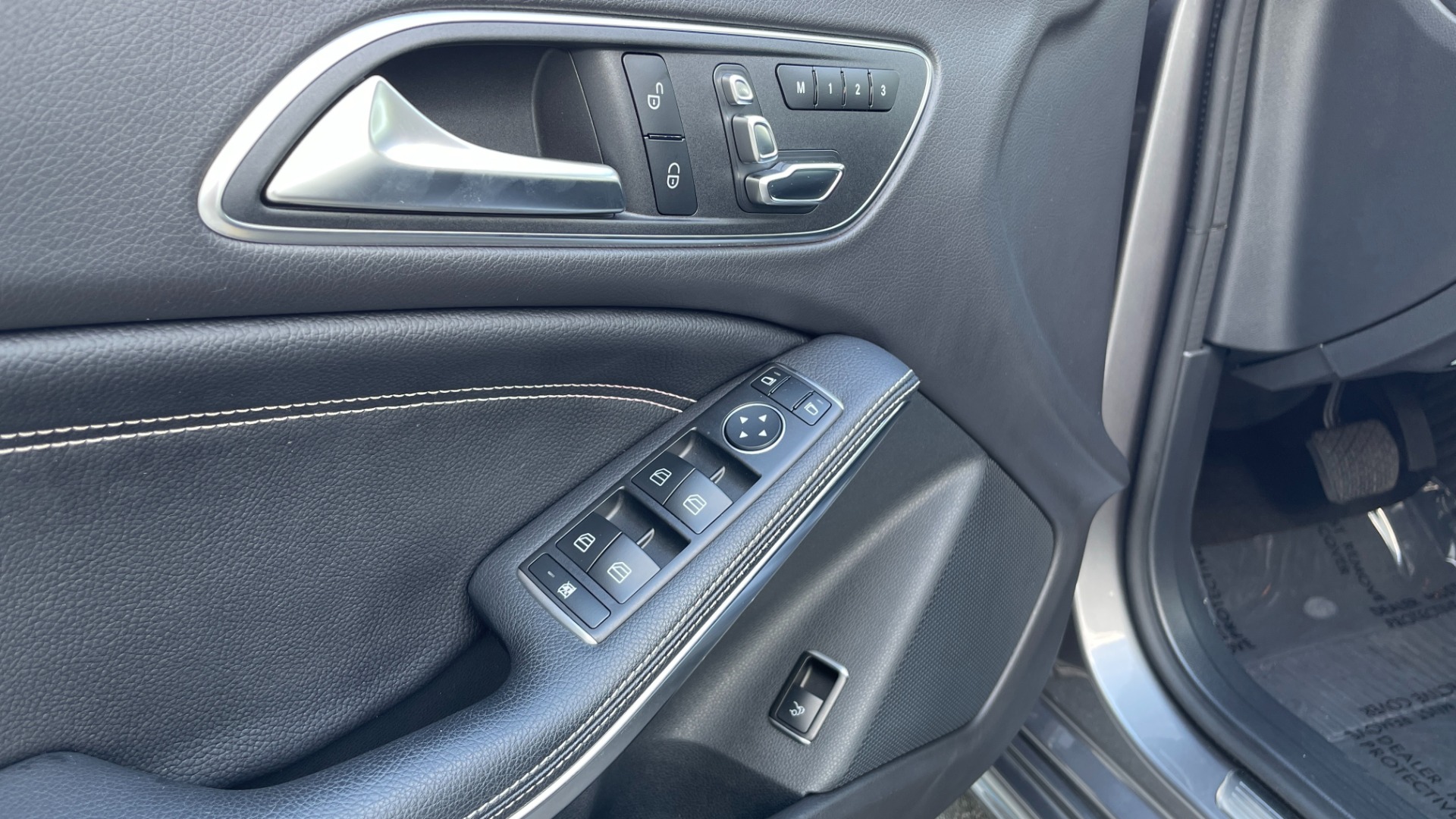 Used 2019 Mercedes-Benz CLA 250 4MATIC PREM & CONV PKG / APPLE / PANO-ROOF / H/K SND / REARVIEW for sale Sold at Formula Imports in Charlotte NC 28227 27