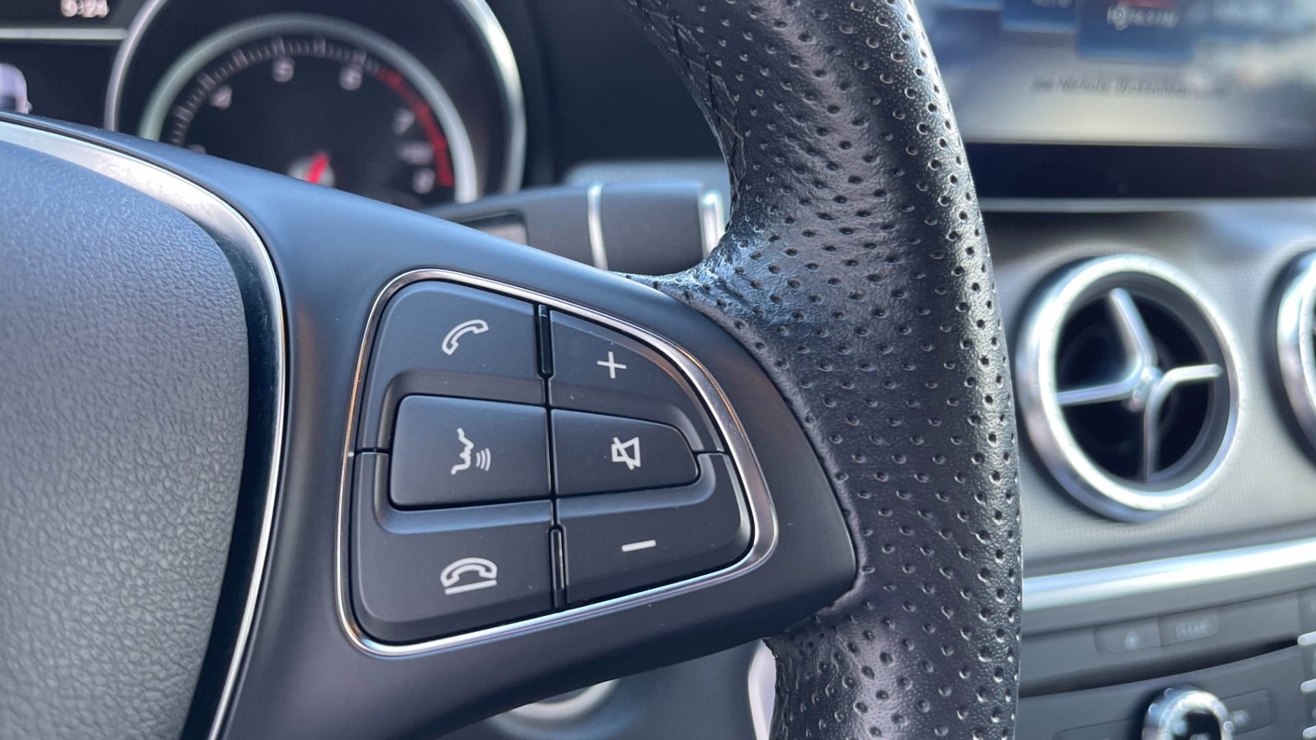 Used 2019 Mercedes-Benz CLA 250 4MATIC PREM & CONV PKG / APPLE / PANO-ROOF / H/K SND / REARVIEW for sale Sold at Formula Imports in Charlotte NC 28227 35