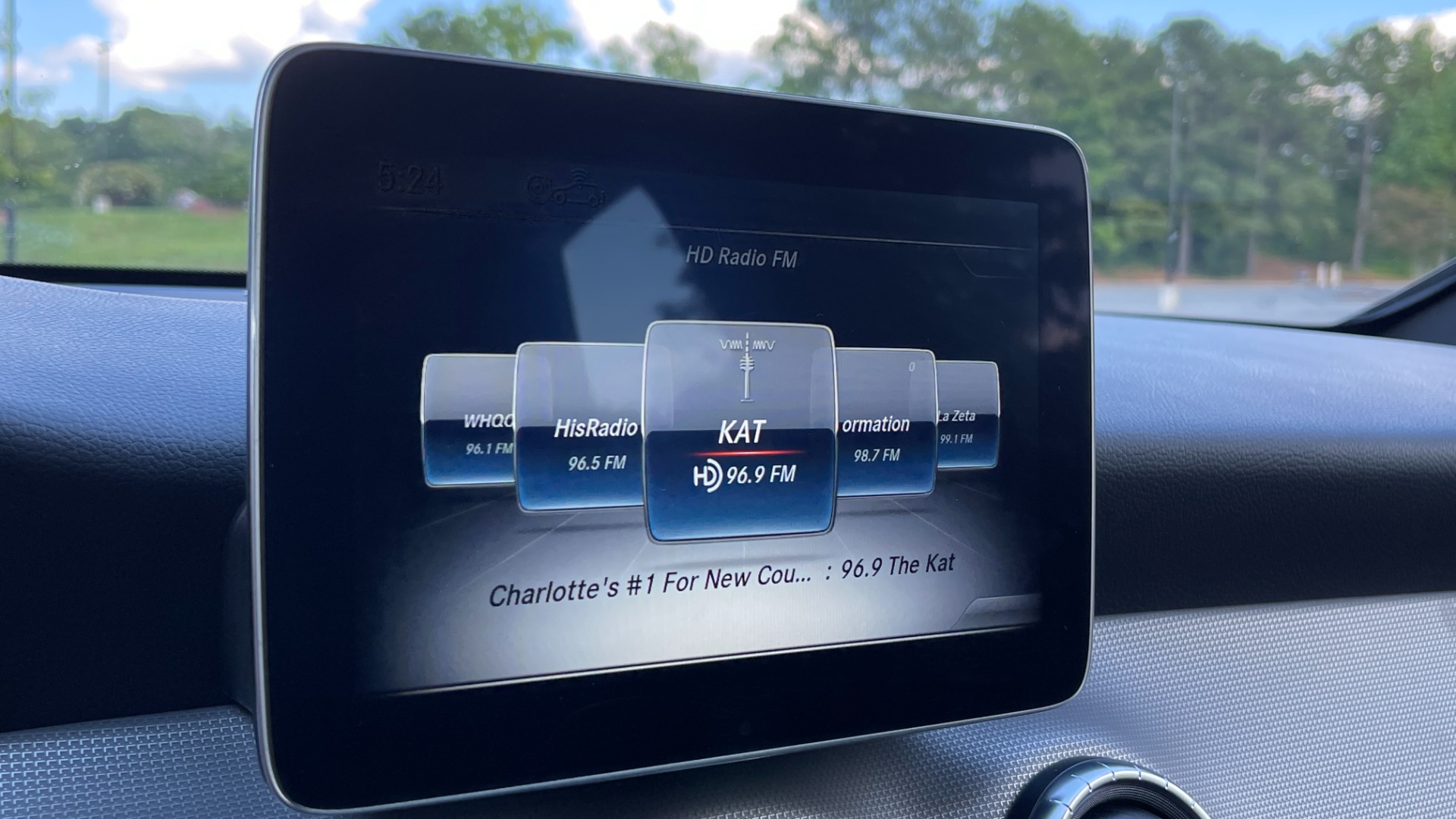 Used 2019 Mercedes-Benz CLA 250 4MATIC PREM & CONV PKG / APPLE / PANO-ROOF / H/K SND / REARVIEW for sale Sold at Formula Imports in Charlotte NC 28227 39