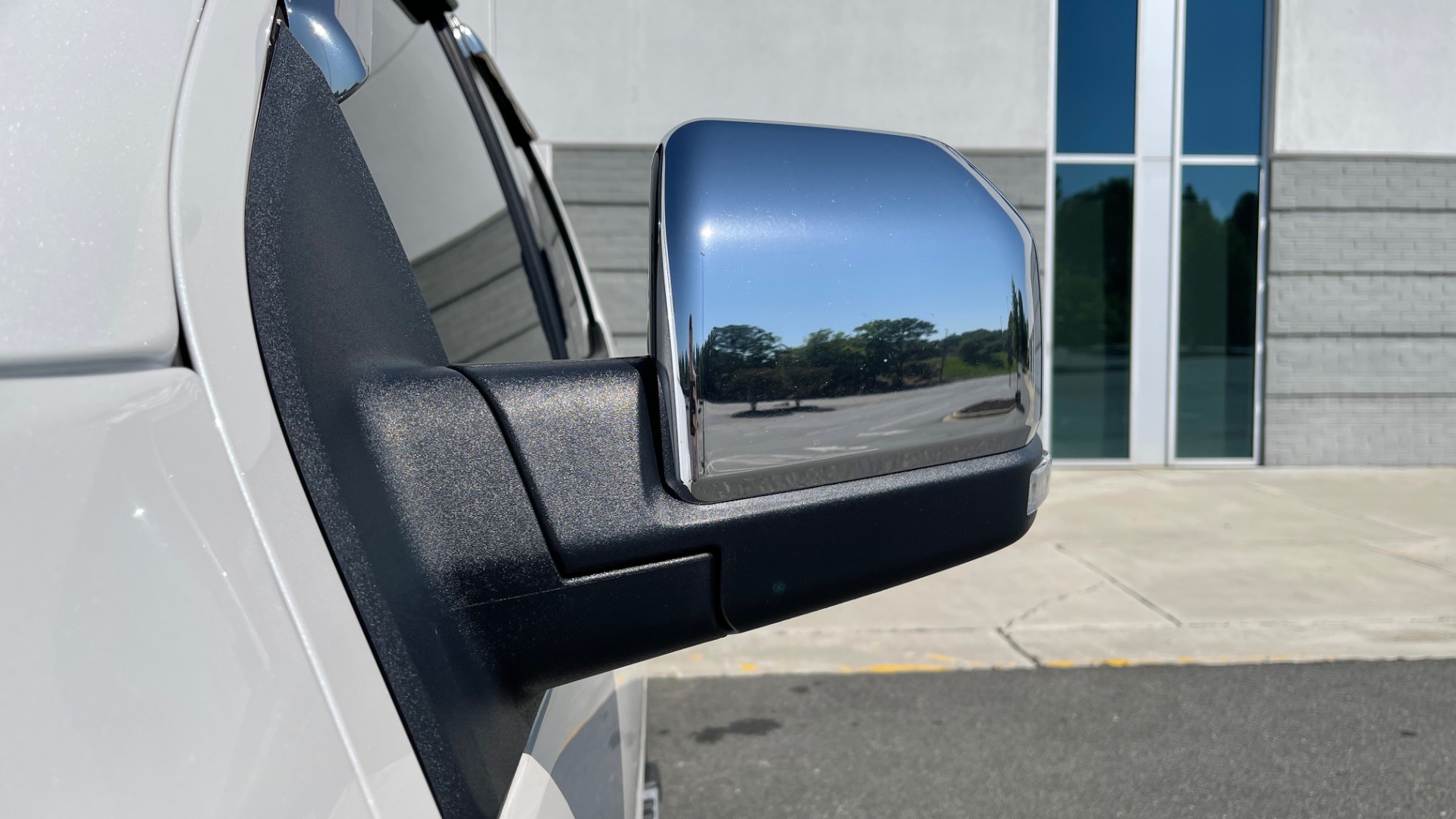 Used 2016 Ford F-150 LARIAT 4X4 / 3.5L V6 / 6-SPD AUTO / BLIS / SONY / NAV / REARVIEW for sale Sold at Formula Imports in Charlotte NC 28227 20