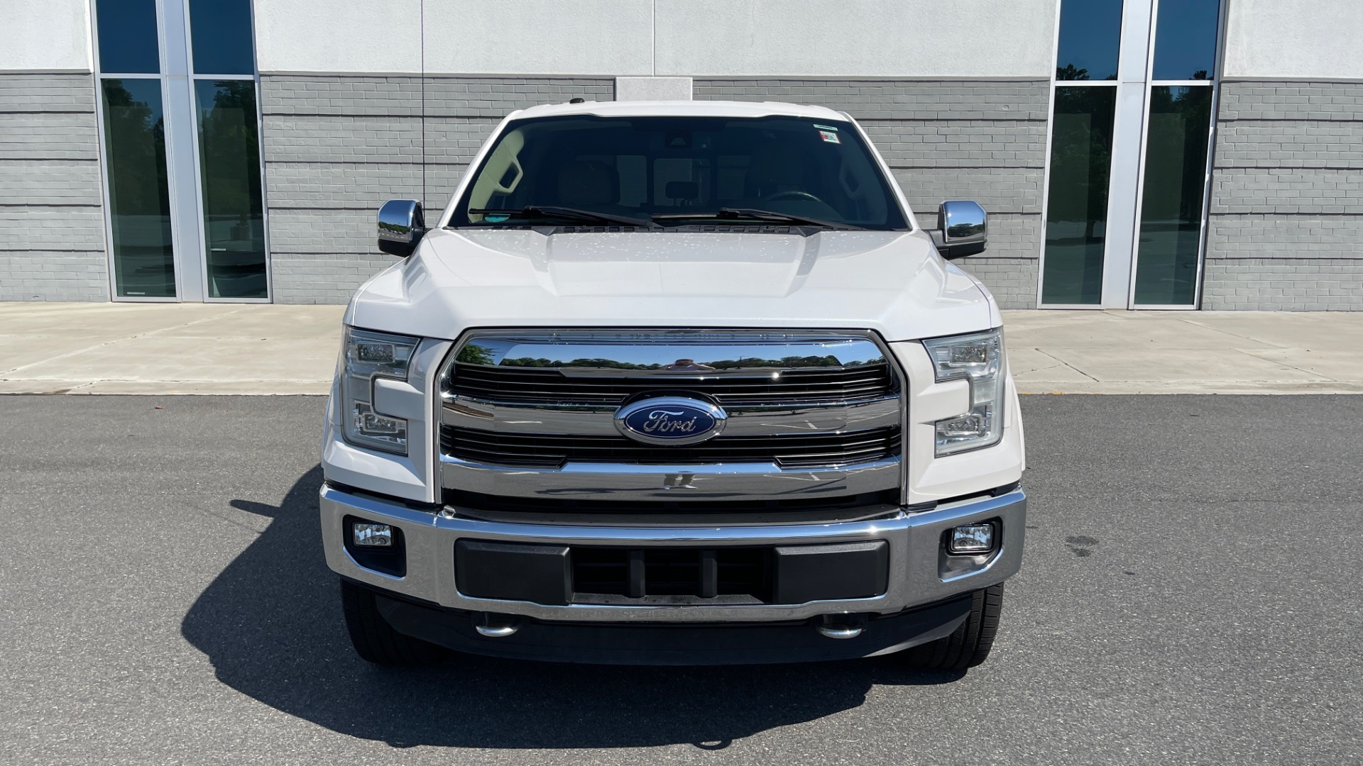 Used 2016 Ford F-150 LARIAT 4X4 / 3.5L V6 / 6-SPD AUTO / BLIS / SONY / NAV / REARVIEW for sale Sold at Formula Imports in Charlotte NC 28227 5