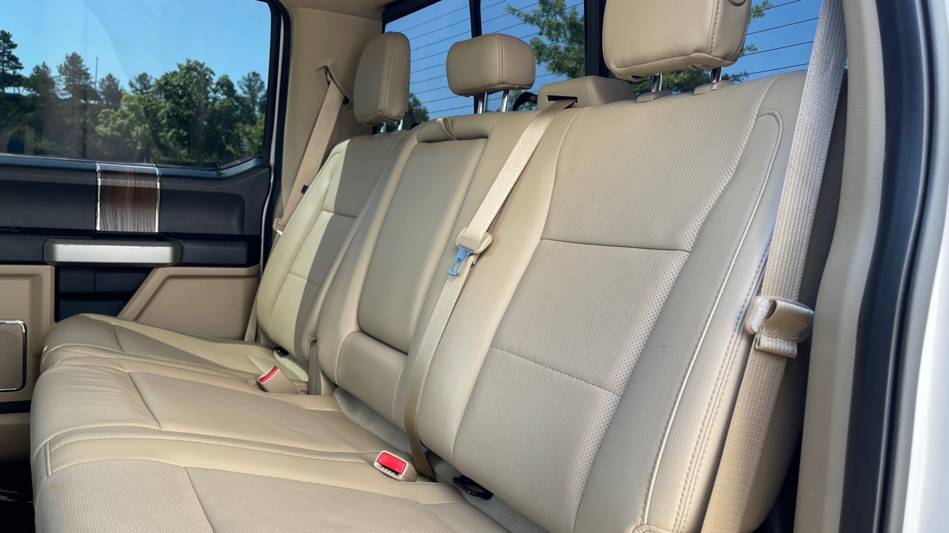 Used 2016 Ford F-150 LARIAT 4X4 / 3.5L V6 / 6-SPD AUTO / BLIS / SONY / NAV / REARVIEW for sale Sold at Formula Imports in Charlotte NC 28227 62