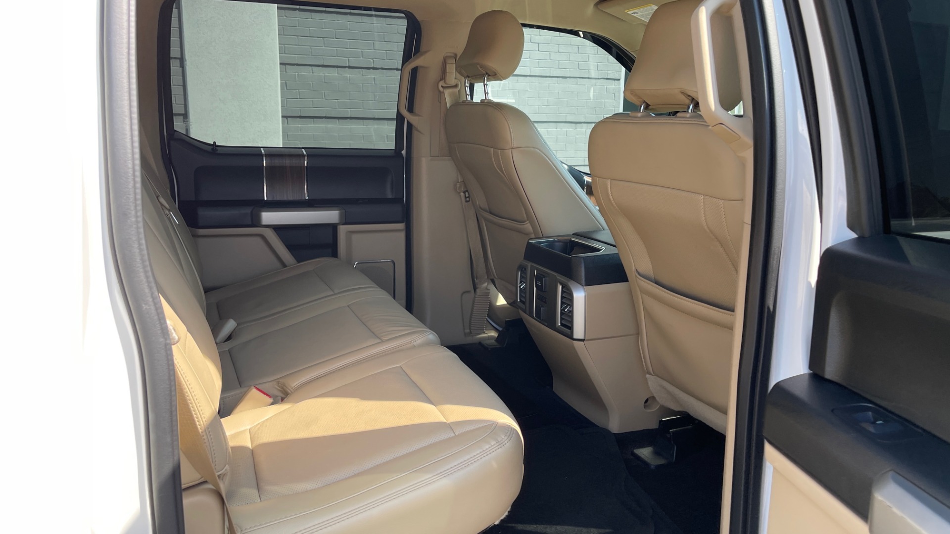 Used 2016 Ford F-150 LARIAT 4X4 / 3.5L V6 / 6-SPD AUTO / BLIS / SONY / NAV / REARVIEW for sale Sold at Formula Imports in Charlotte NC 28227 66