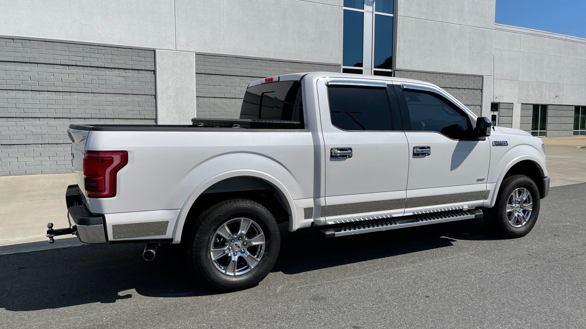 Used 2016 Ford F-150 LARIAT 4X4 / 3.5L V6 / 6-SPD AUTO / BLIS / SONY / NAV / REARVIEW for sale Sold at Formula Imports in Charlotte NC 28227 7