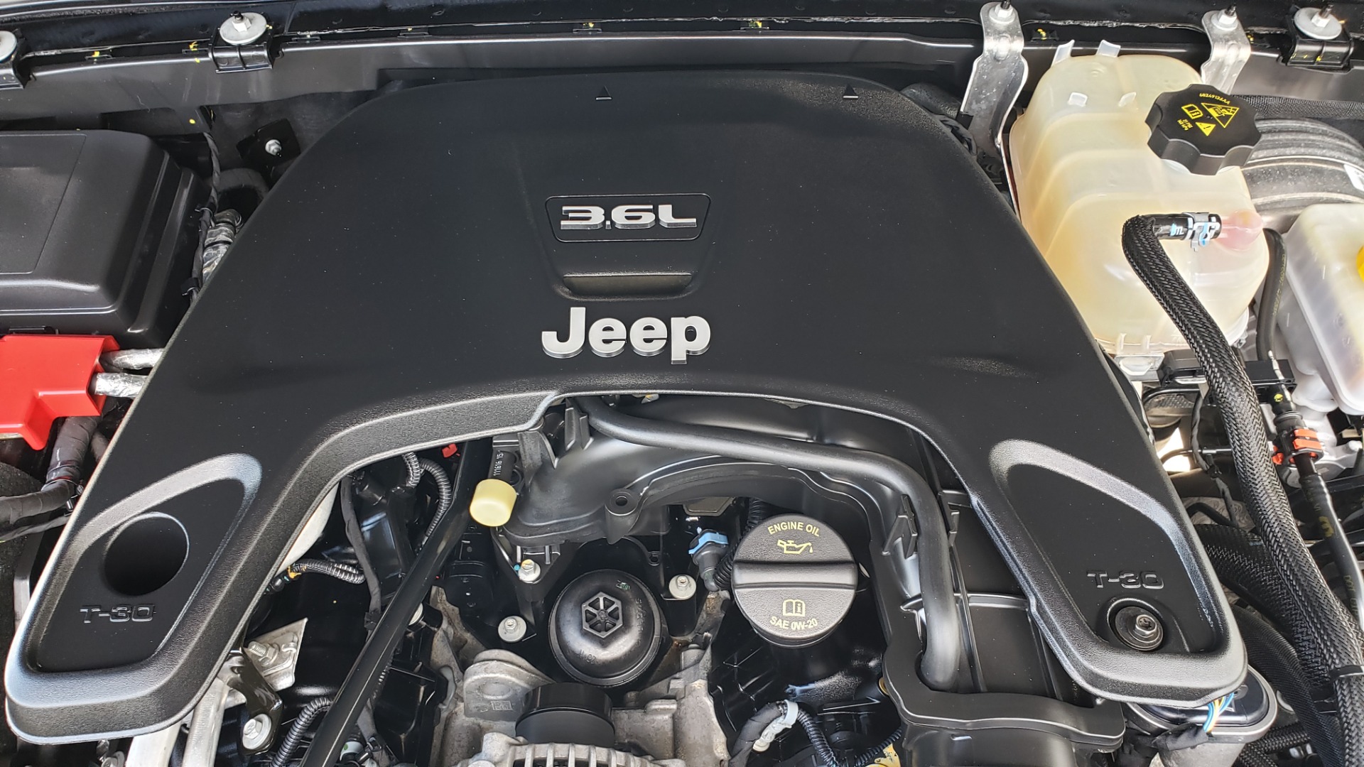 Used 2018 Jeep WRANGLER UNLIMITED SAHARA / 3.6L V6 / 6-SPD MAN / ALPINE / NAV / HTD STS / REARVIEW for sale Sold at Formula Imports in Charlotte NC 28227 17