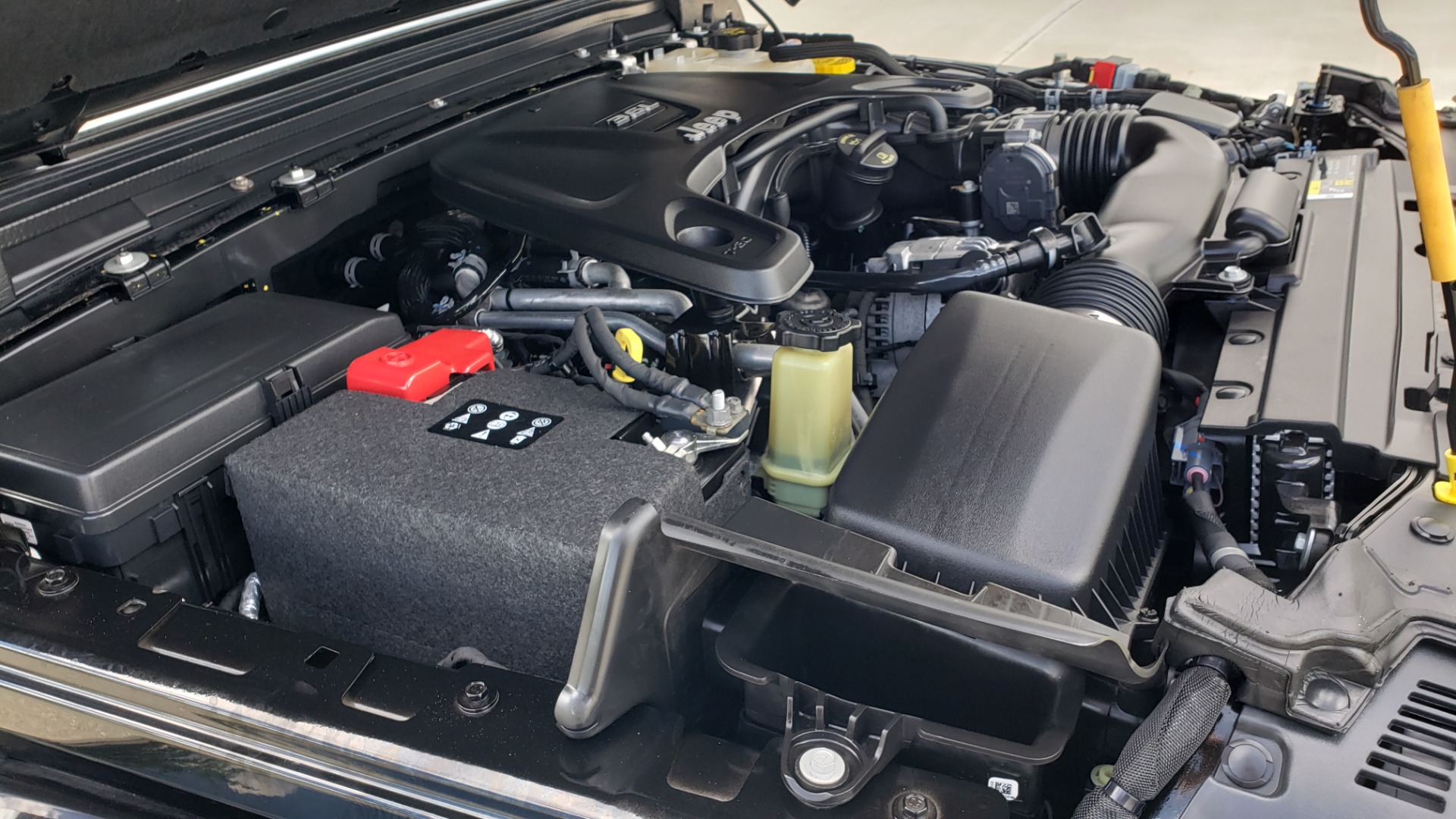 Used 2018 Jeep WRANGLER UNLIMITED SAHARA / 3.6L V6 / 6-SPD MAN / ALPINE / NAV / HTD STS / REARVIEW for sale Sold at Formula Imports in Charlotte NC 28227 19