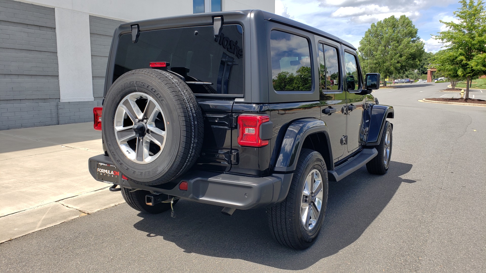 Used 2018 Jeep WRANGLER UNLIMITED SAHARA / 3.6L V6 / 6-SPD MAN / ALPINE / NAV / HTD STS / REARVIEW for sale Sold at Formula Imports in Charlotte NC 28227 2