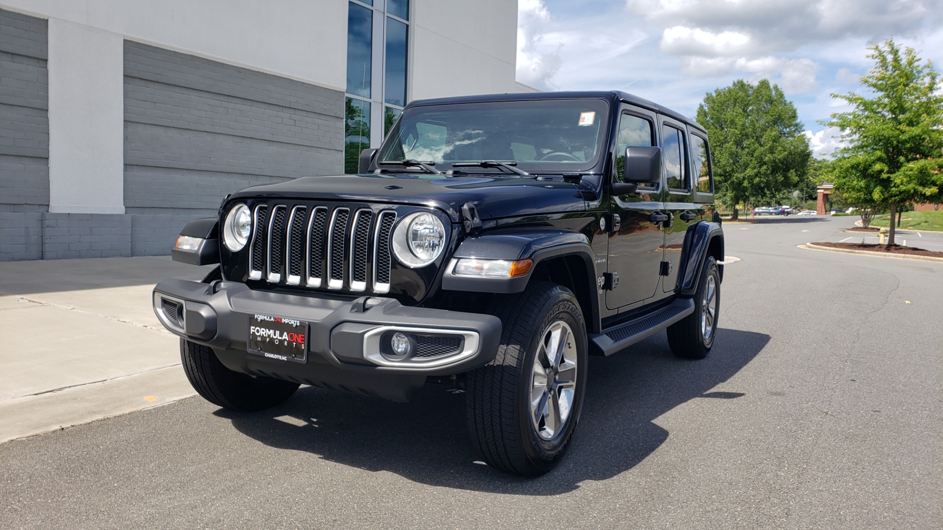 Used 2018 Jeep WRANGLER UNLIMITED SAHARA / 3.6L V6 / 6-SPD MAN / ALPINE / NAV / HTD STS / REARVIEW for sale Sold at Formula Imports in Charlotte NC 28227 3